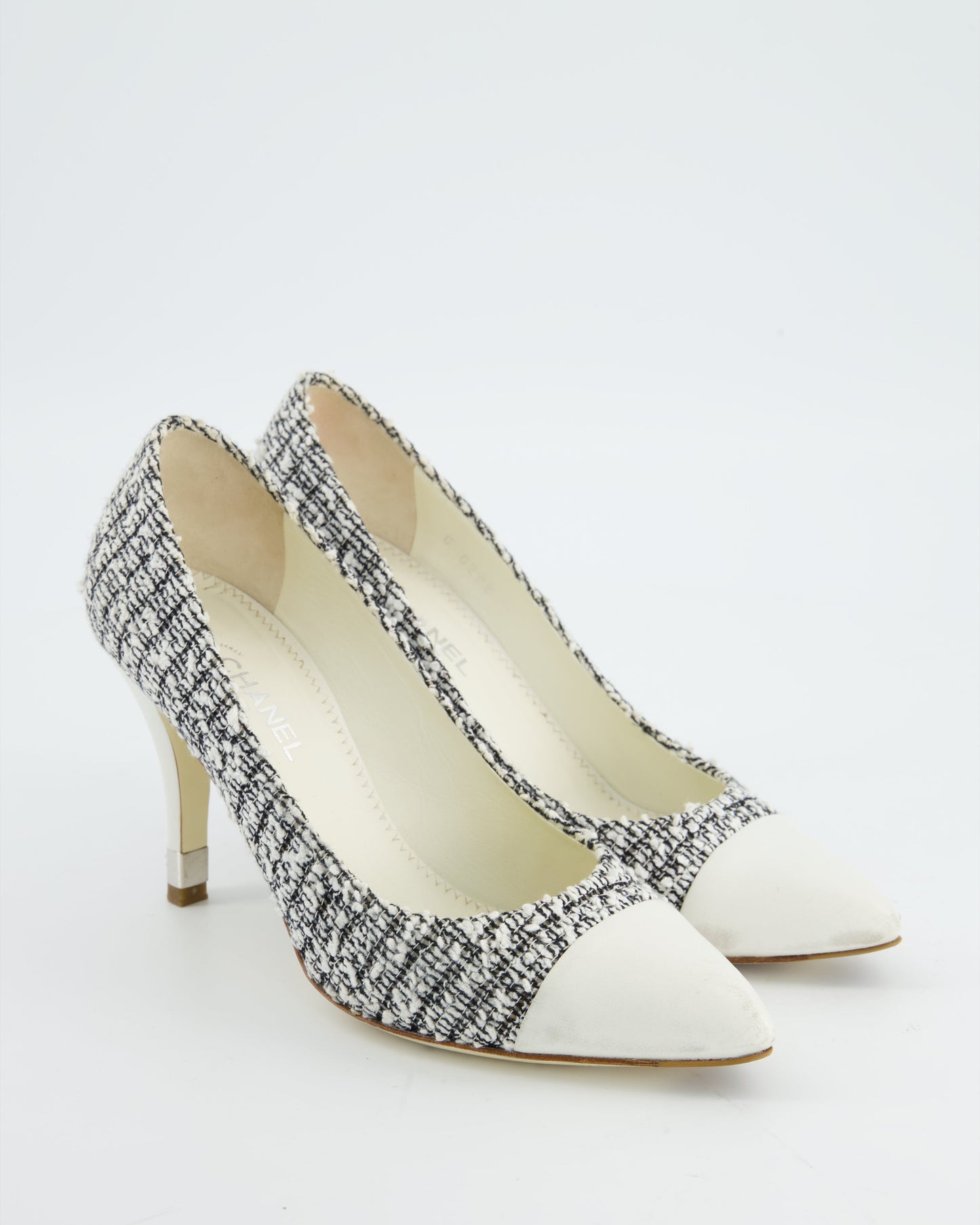 Chanel White & Black Tweed Pump Heels With Pointed Toe & Cc Heel Details Size Eu 38