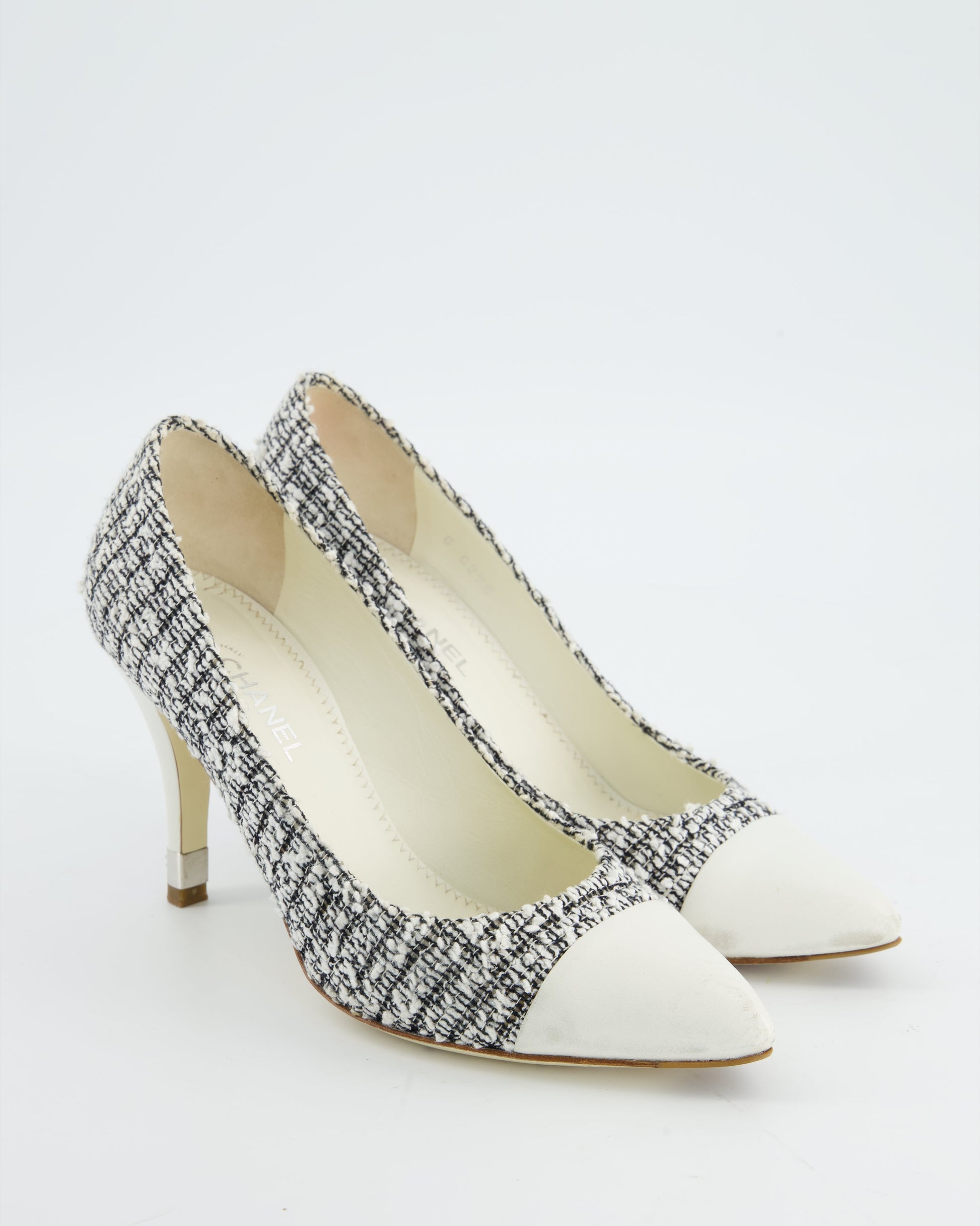 Chanel White & Black Tweed Pump Heels With Pointed Toe & Cc Heel Details Size Eu 38
