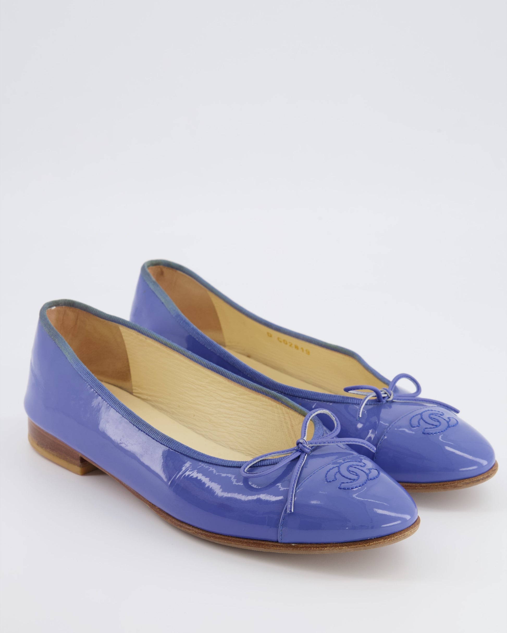 Chanel Blue Patent Leather Ballerina Flats With Cc Logo Detail Size Eu 40C Women Shoes