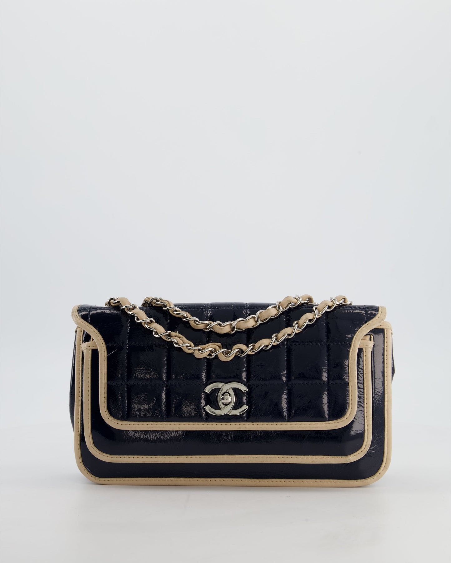 Chanel Chocolate Bar Flap Shoulder Bag In Navy Patent Leather With Silver Hardware