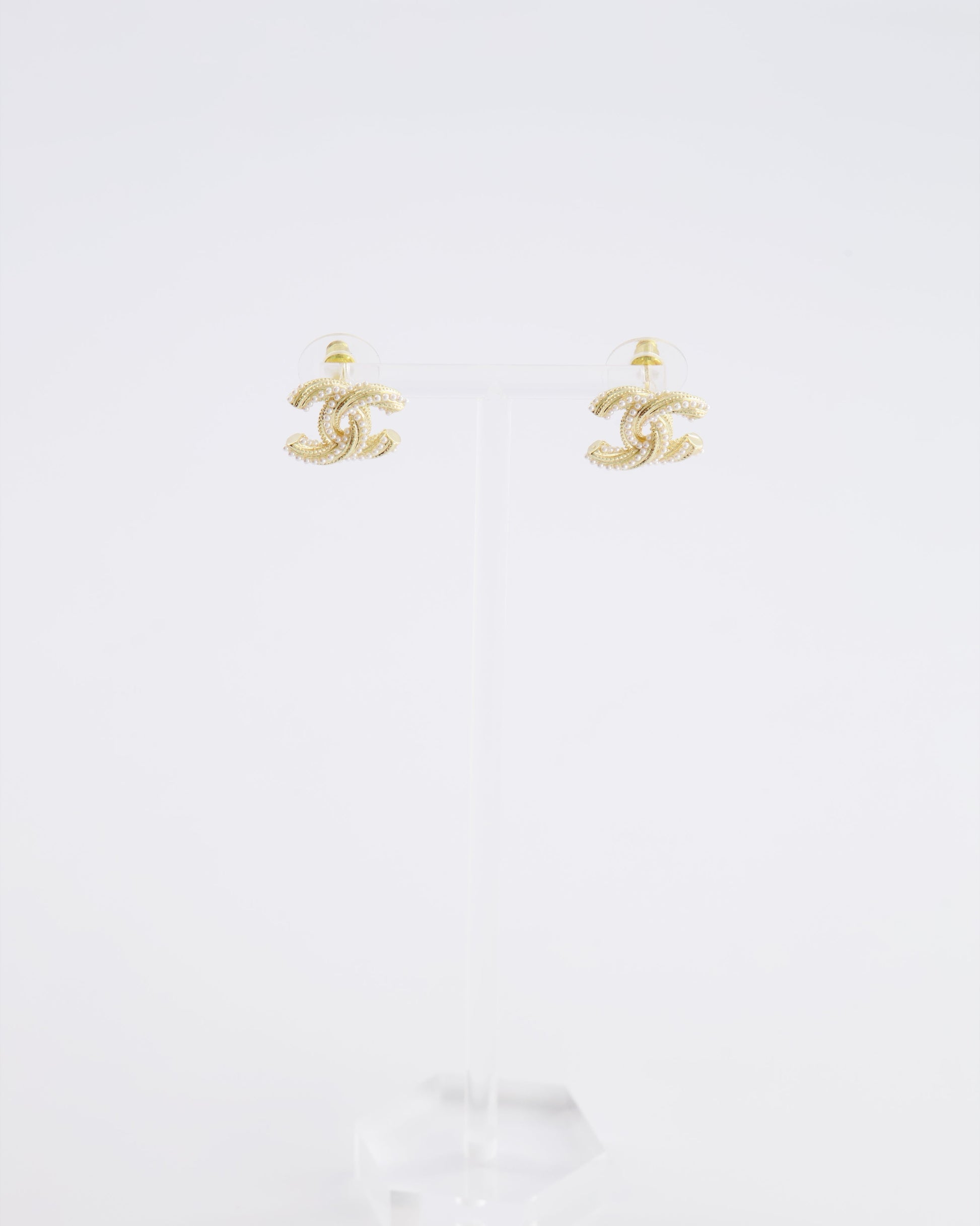 Chanel 24A Champagne Gold Textured CC Logo Small Earrings with Pearls