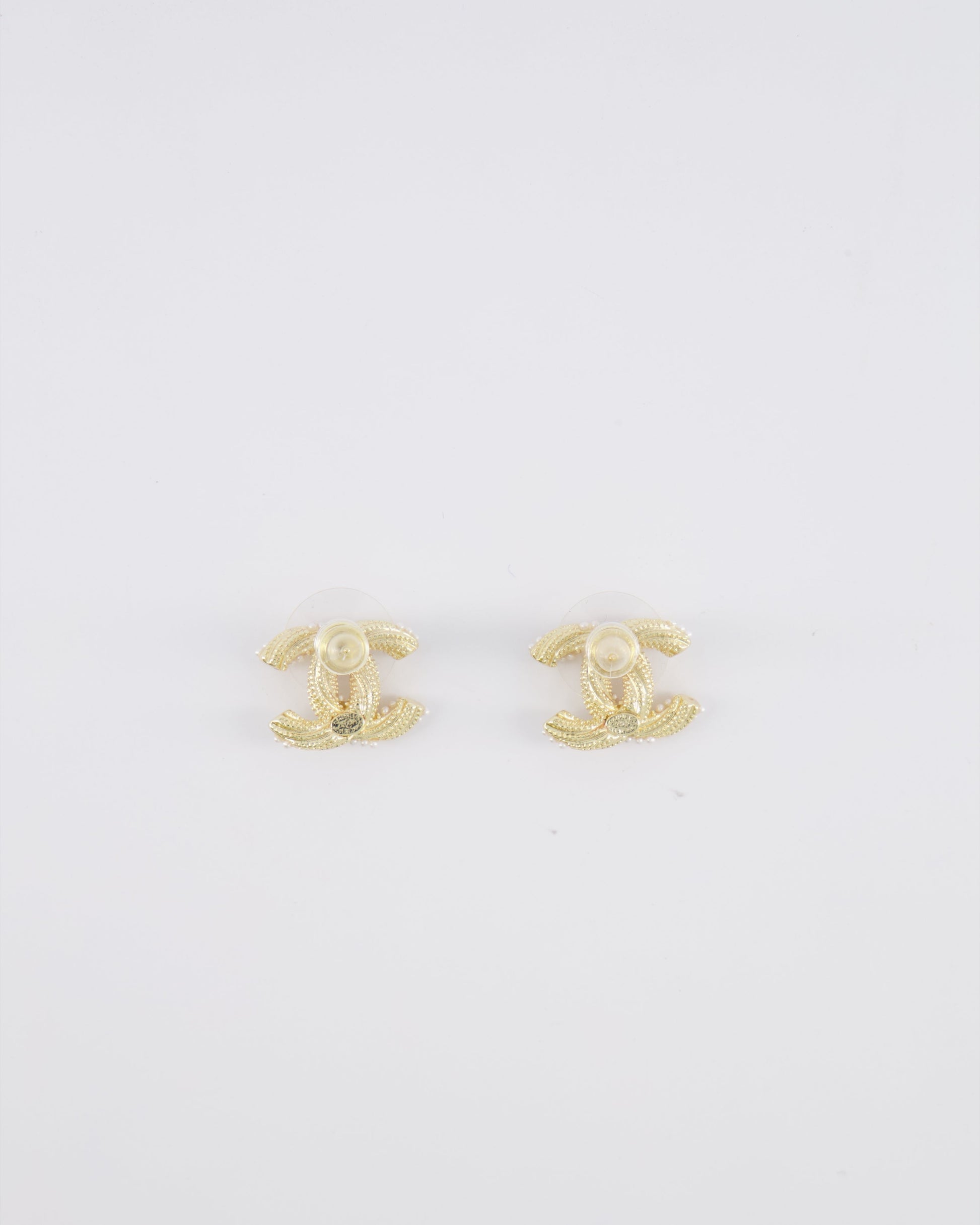 Chanel 24A Champagne Gold Textured CC Logo Small Earrings with Pearls