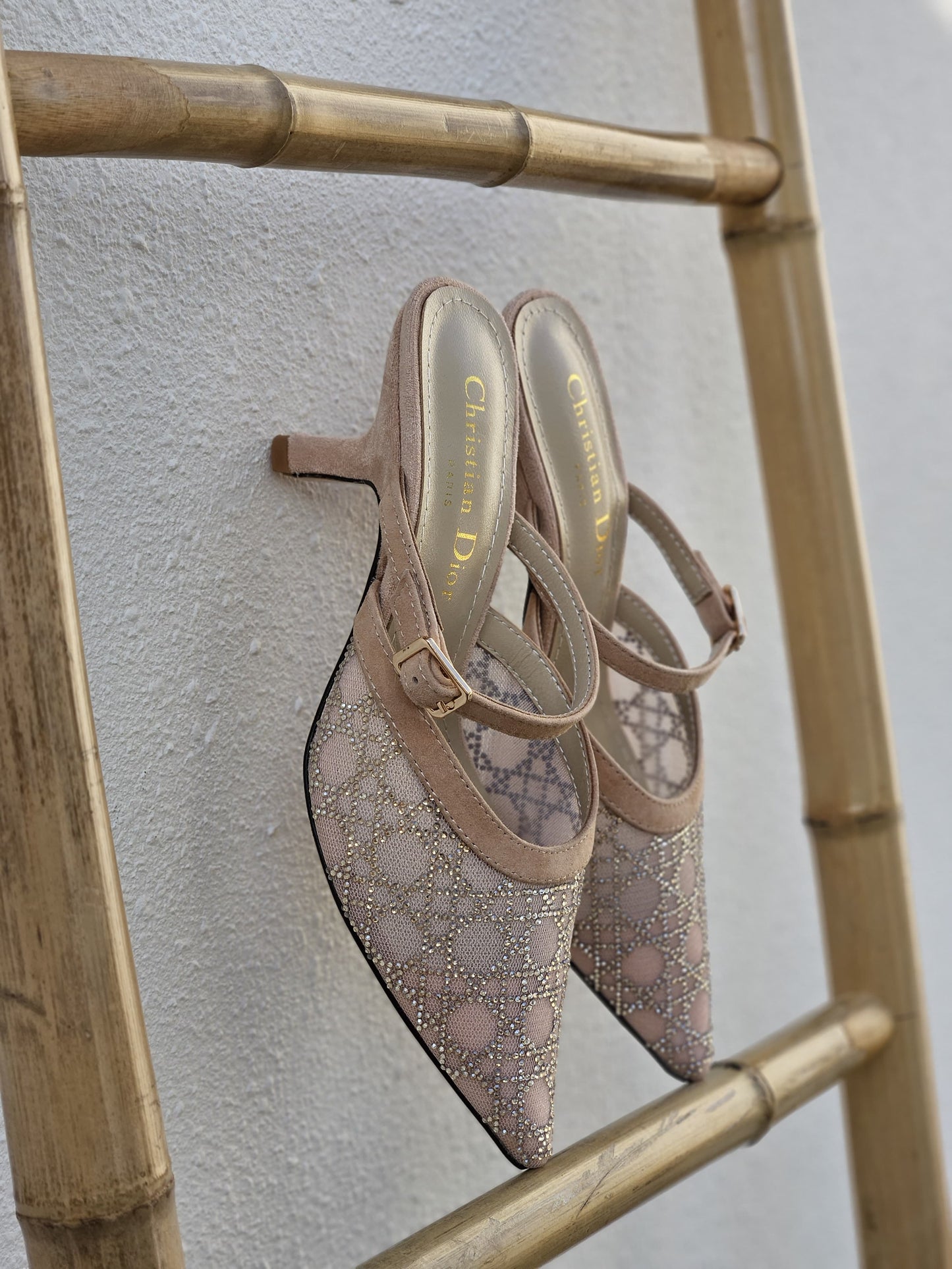 37 Shoes