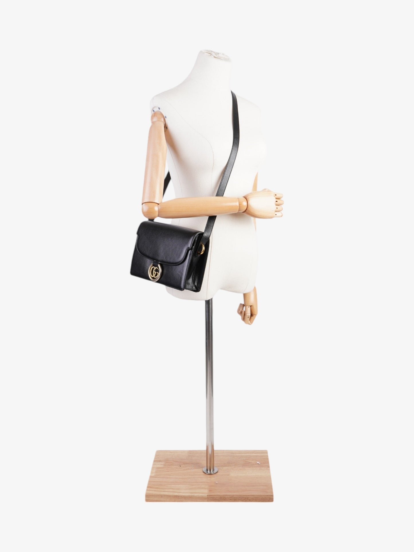 Gucci Torchon Ring Calfskin Crossbody Bag Leather Black Jewelry
