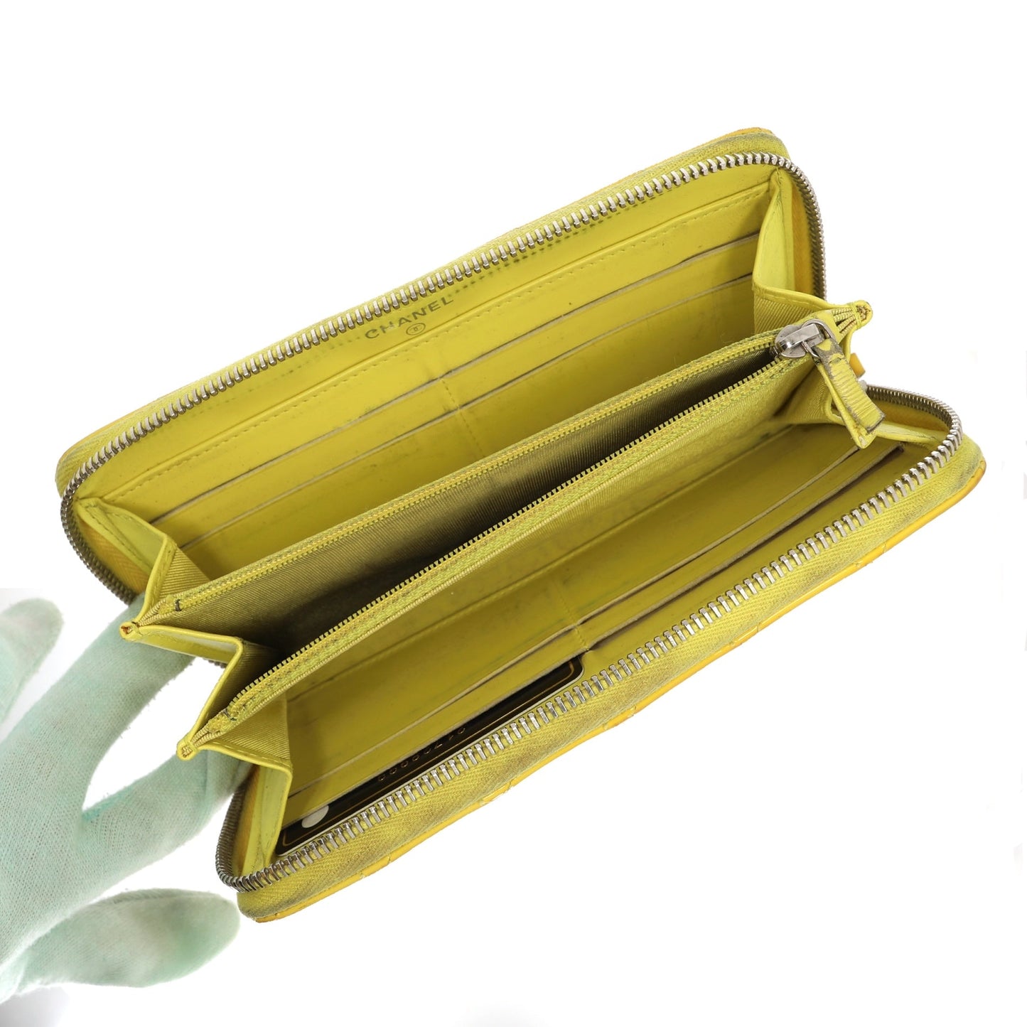 CHANEL Wallet in Yellow Patent