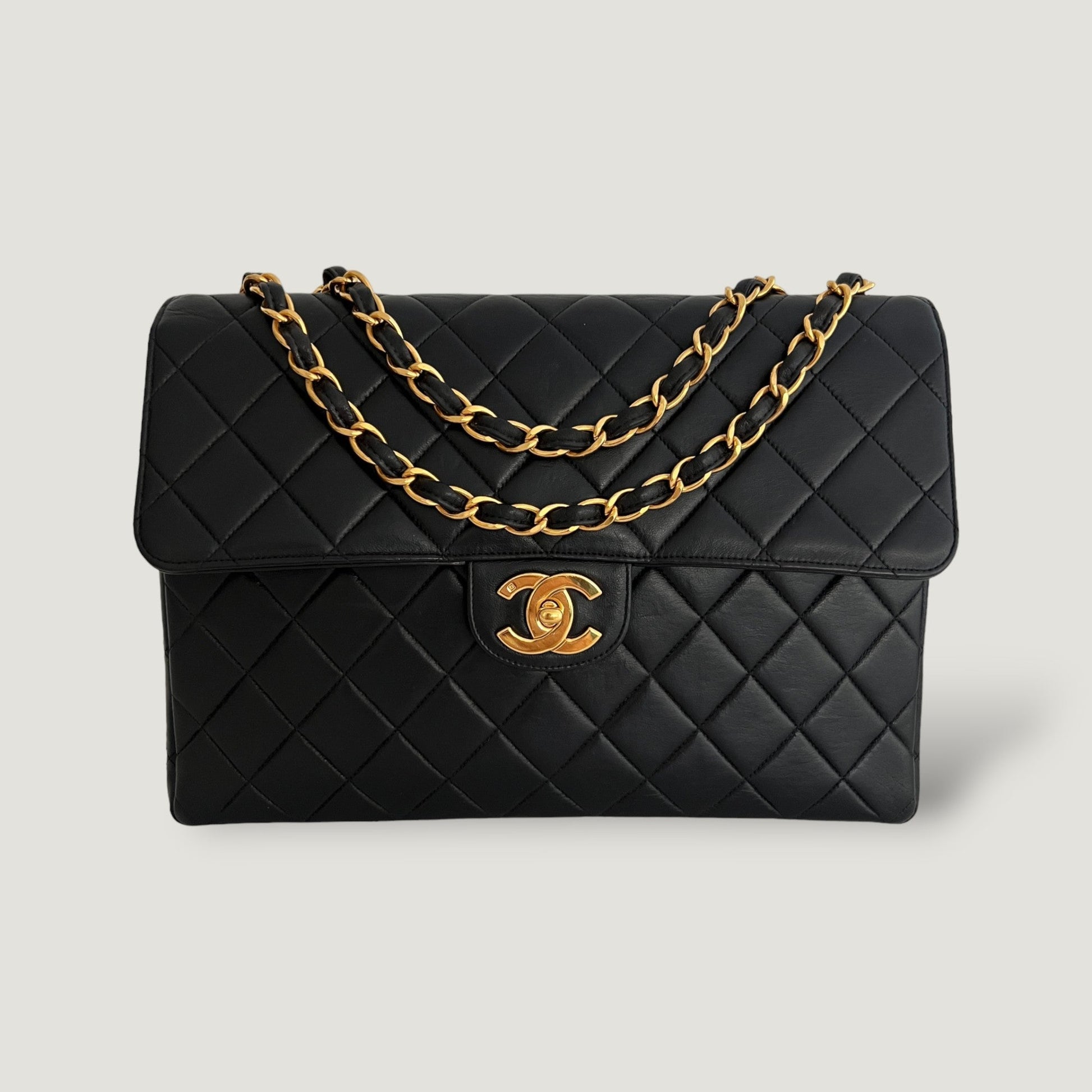 CHANEL CLASSIC JUMBO BAG