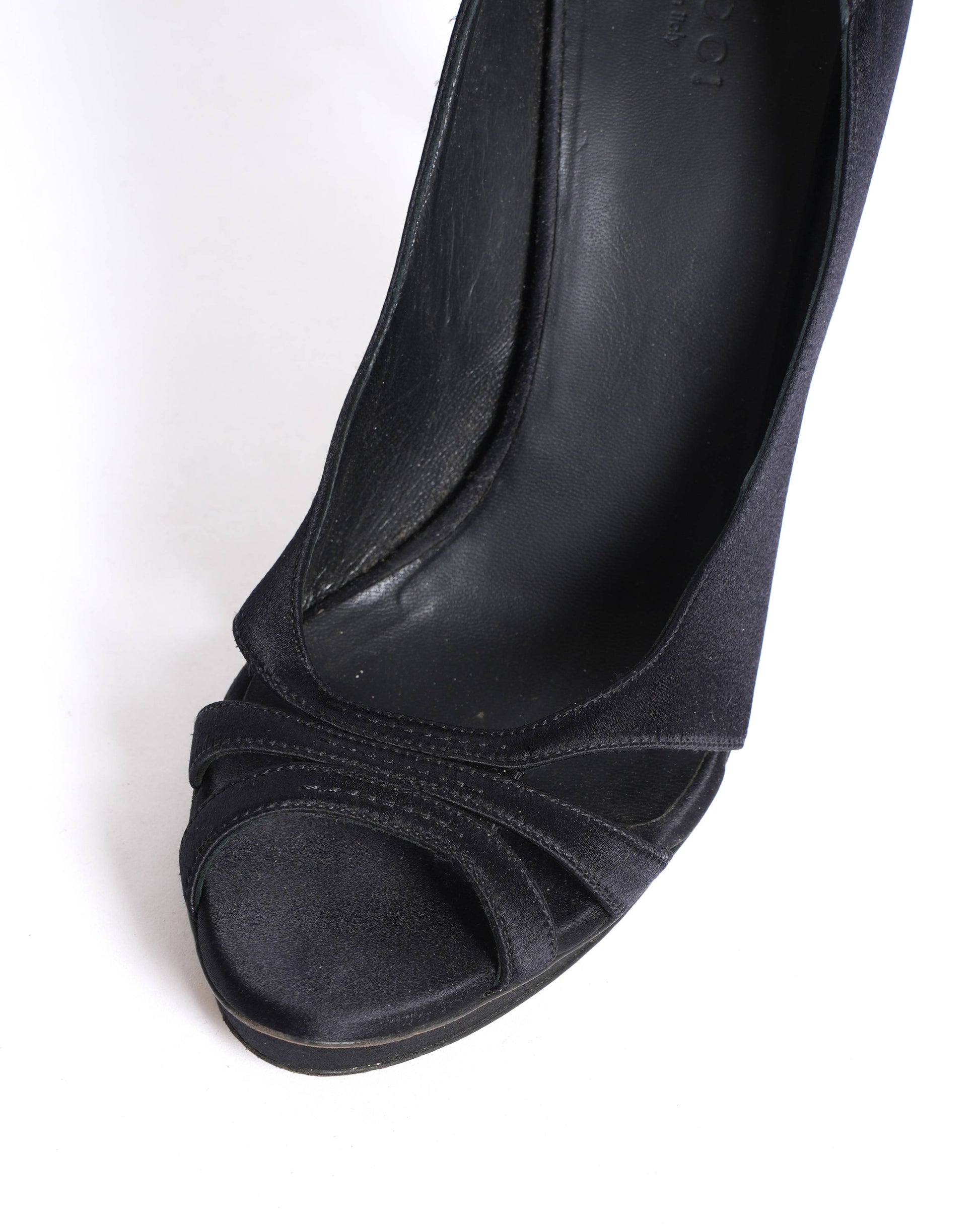 Gucci black satin With Silver Bamboo metal heel pumps