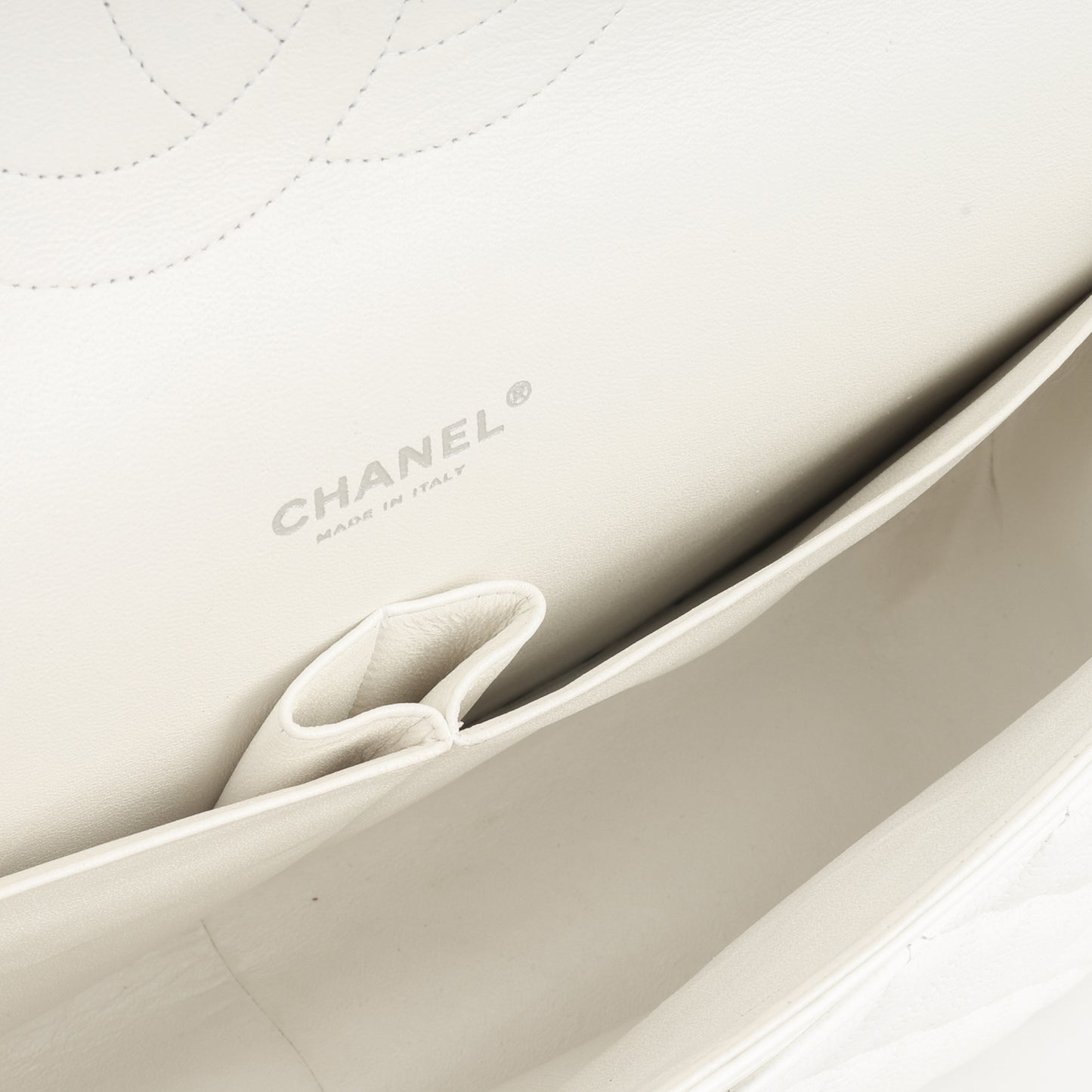 Chanel - Maxi Classic Flap - White Quilted Caviar Leather SHW - 2011 -
