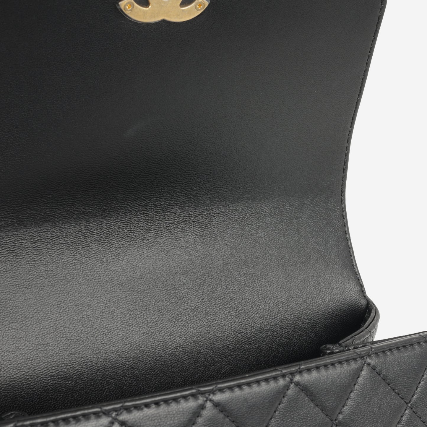 Chanel - La Parisienne Flap Bag - Black Quilted Lambskin MHW - - 2020
