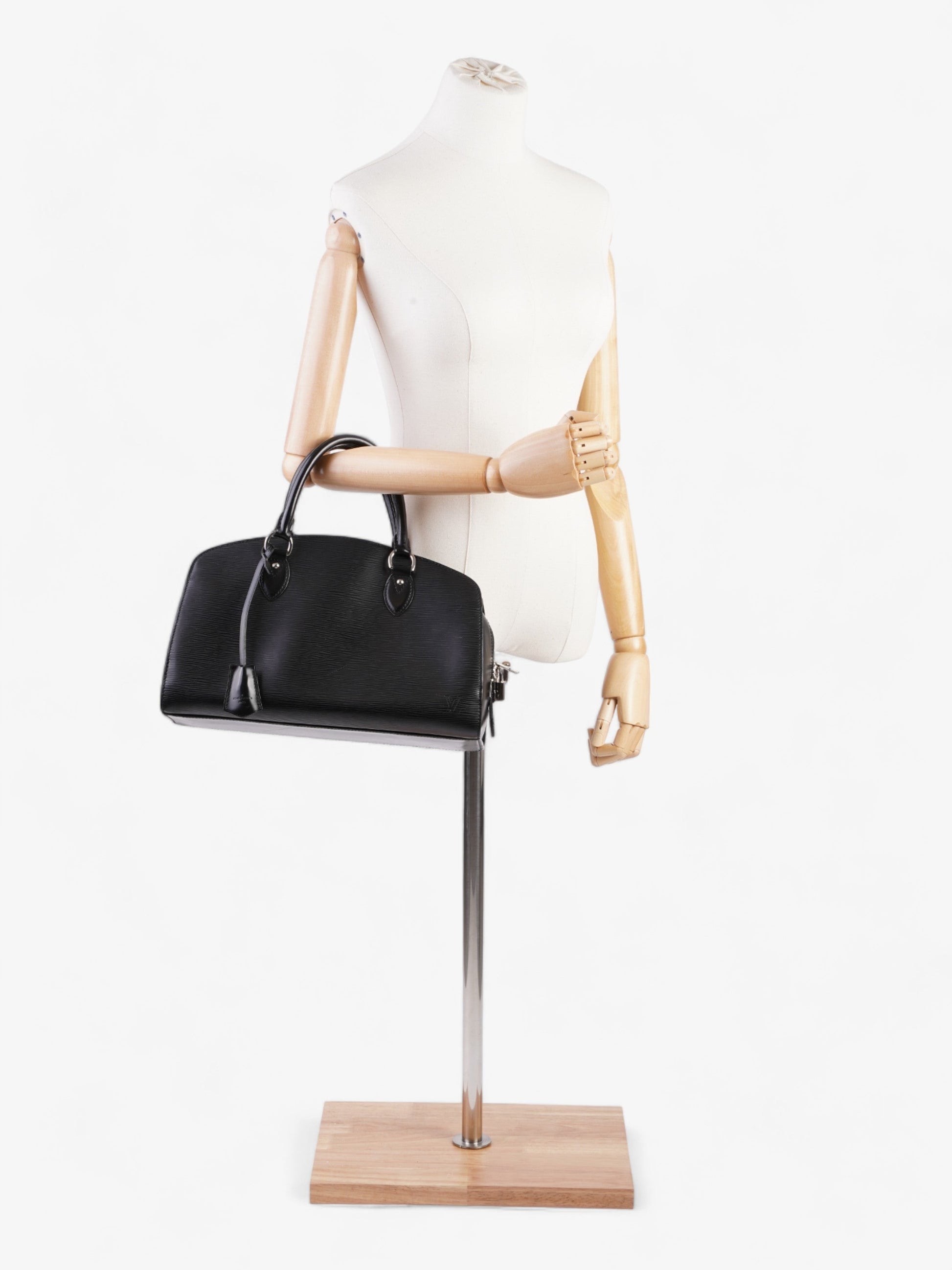 Louis Vuitton Pont Neuf PM Epi Leather Black Handbag