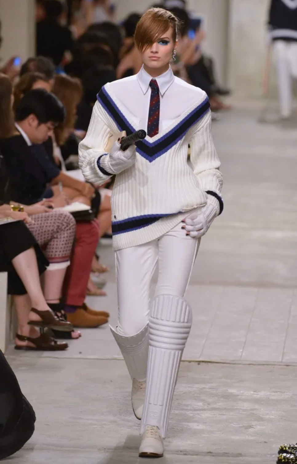 Chanel Resort White, Black And Navy V Neck Knit Jumper With Cc Button Details Size Fr 40 (Uk 12) Bag