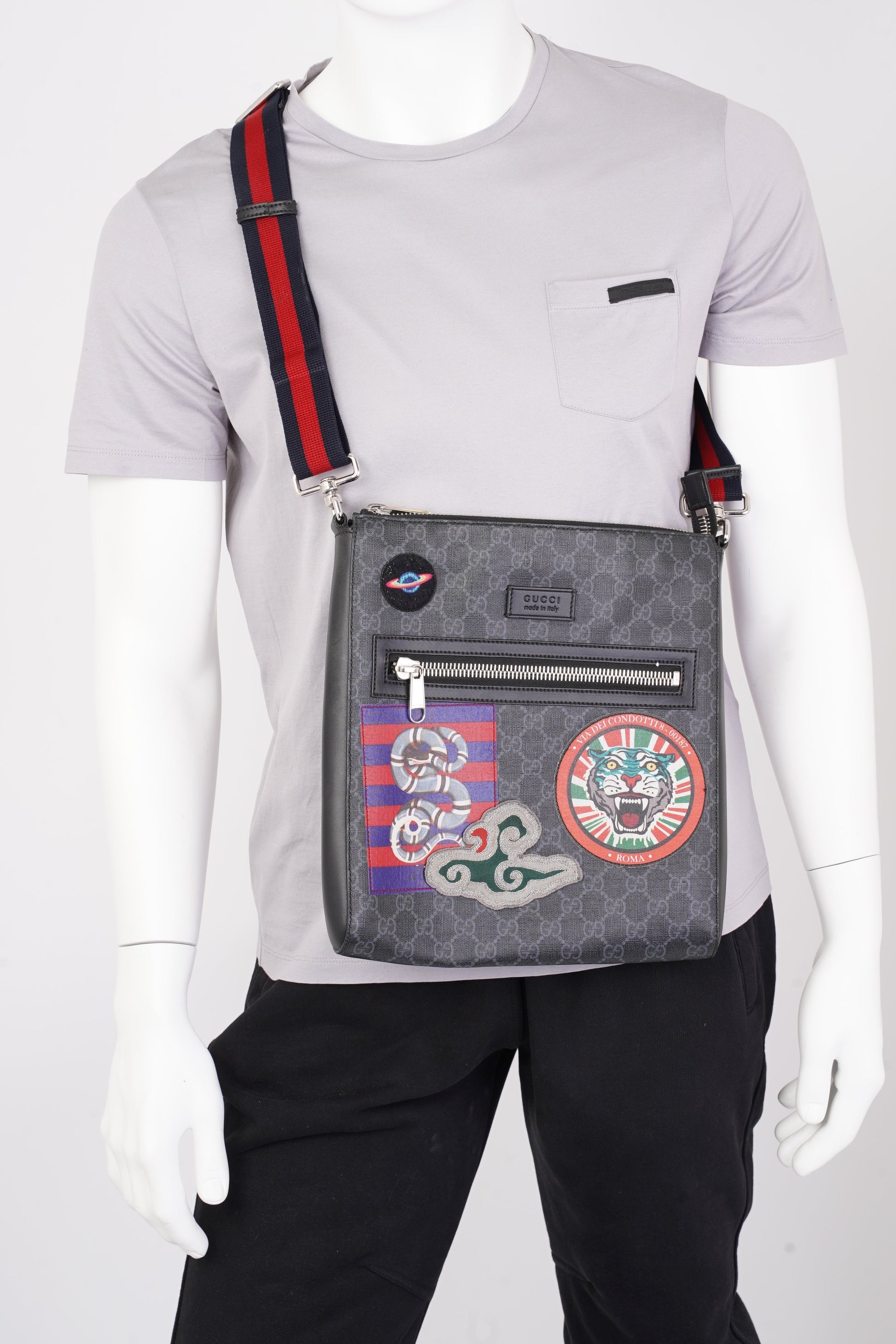 Gucci Night Courrier Messenger Bag Supreme Coated Canvas Black Crossbody Bag