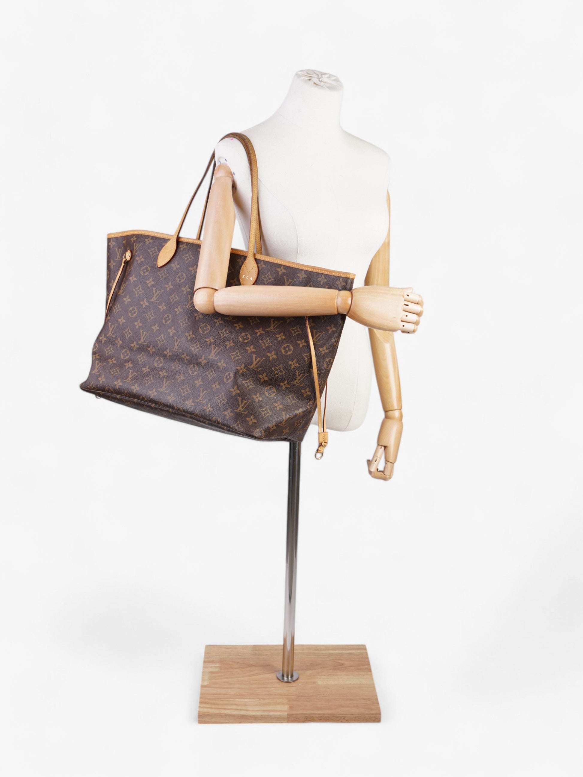 Louis Vuitton Never full GM Coated Monogram Canvas Coated Canvas Brown Apparel