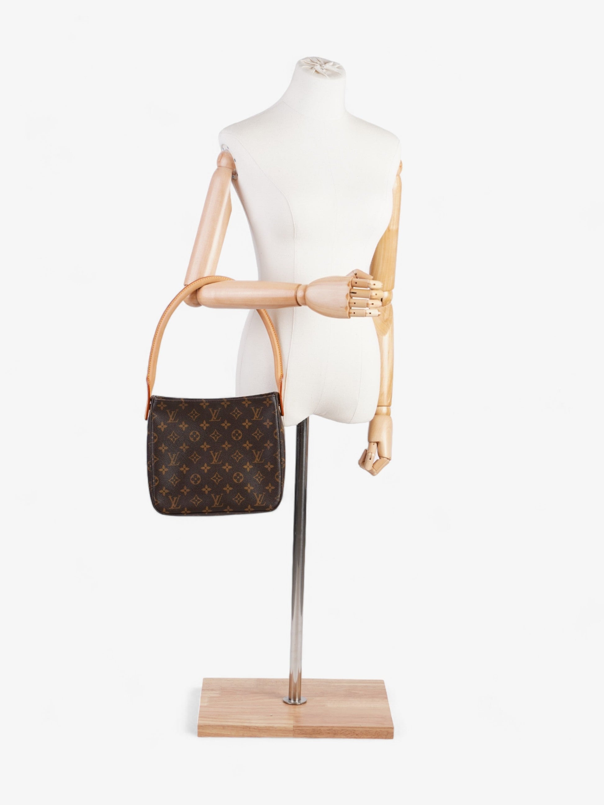 Louis Vuitton Looping Coated MM Monogram Canvas Apparel 9