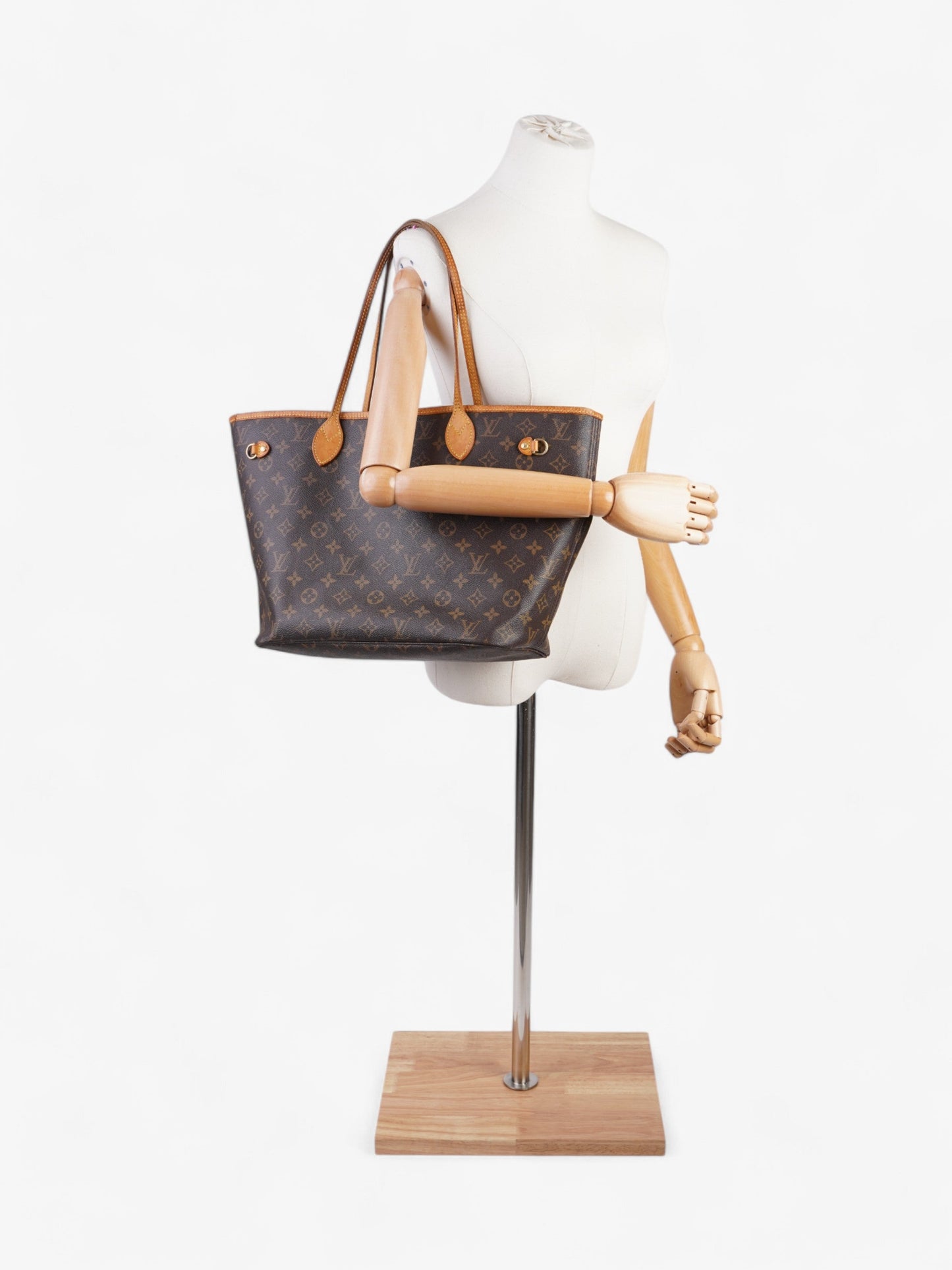 Louis Vuitton Neverfull Coated MM Monogram Canvas Coated Canvas Apparel Mm 35