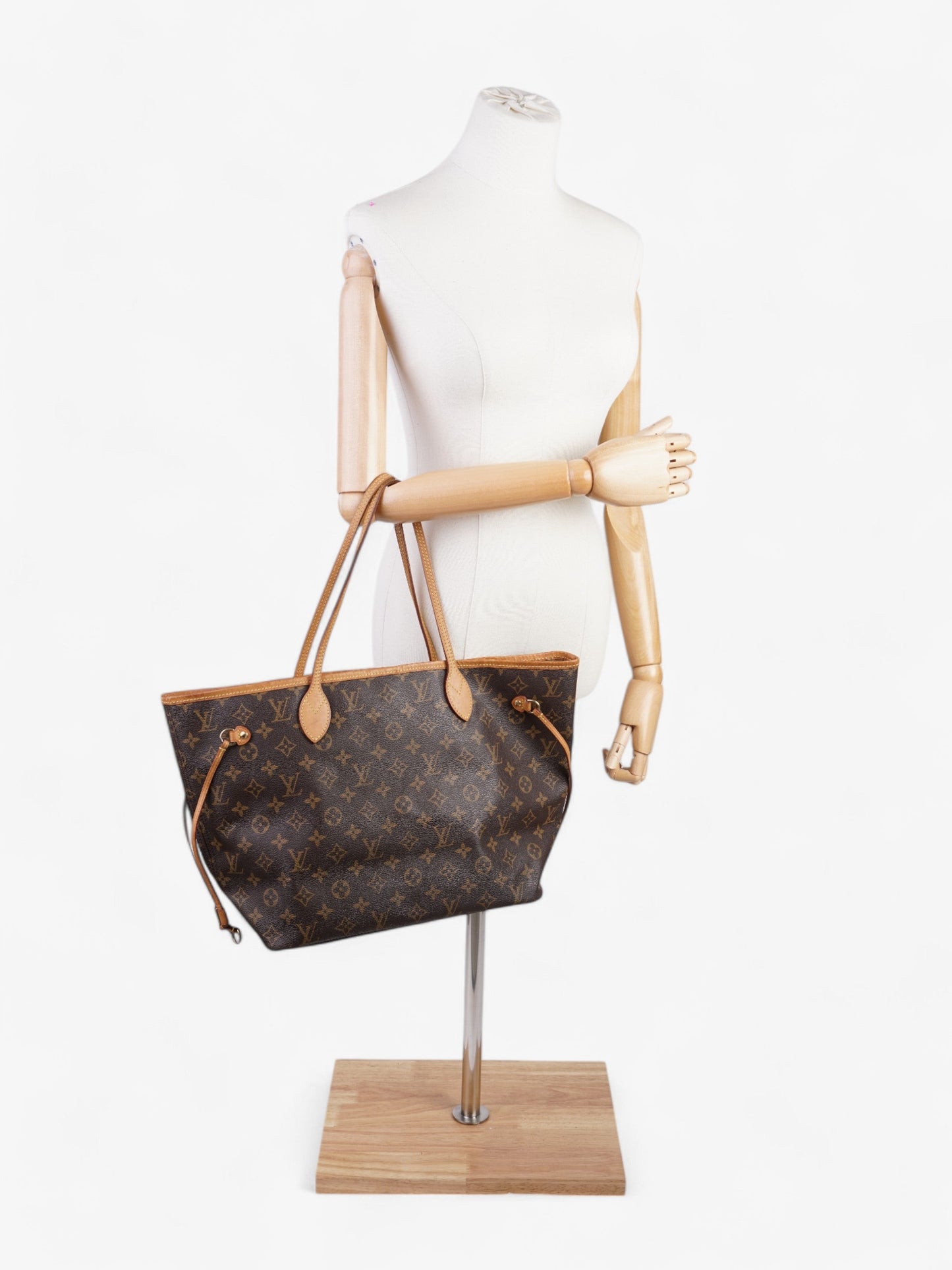 Louis Vuitton Neverfull Coated MM Monogram Canvas Coated Canvas Apparel Mm 42