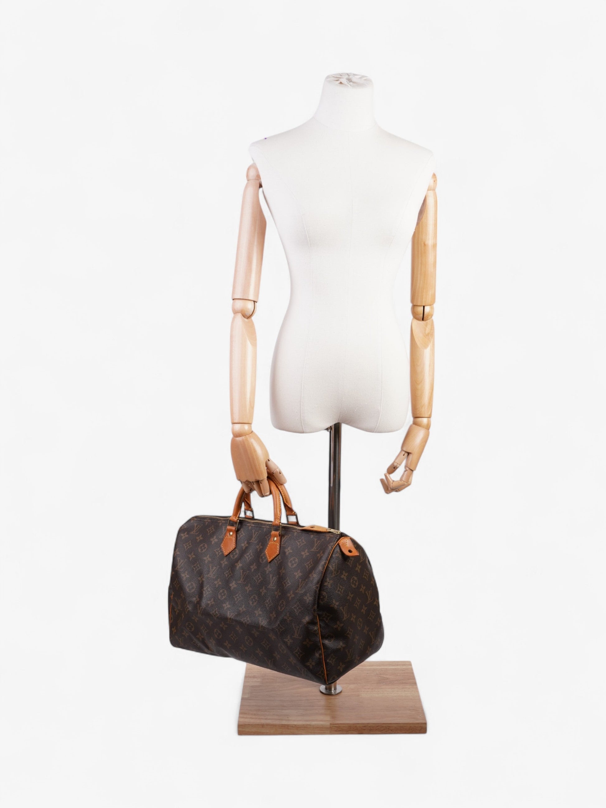 Louis Vuitton Speedy Coated 40 Monogram Canvas Coated Canvas Apparel Canvas 233
