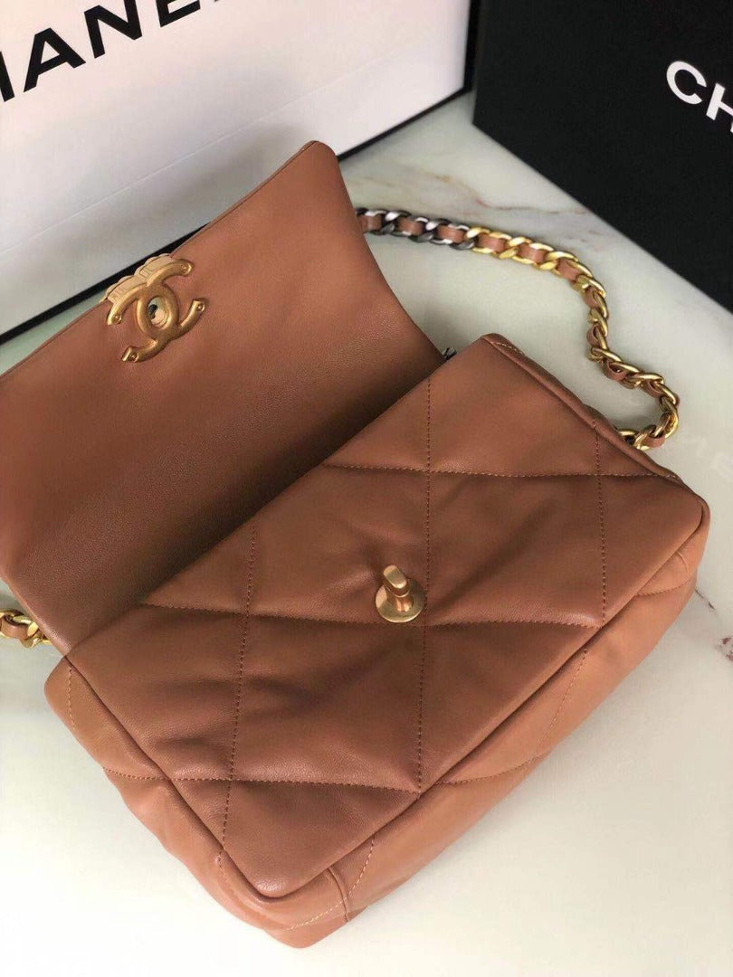 CHL 19 26cm Brown Handbag