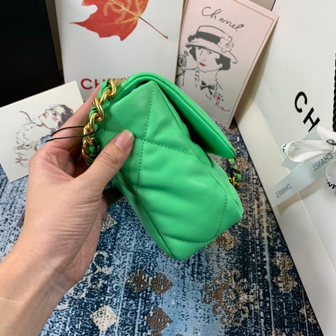 CHL 19 26cm Green Handbag