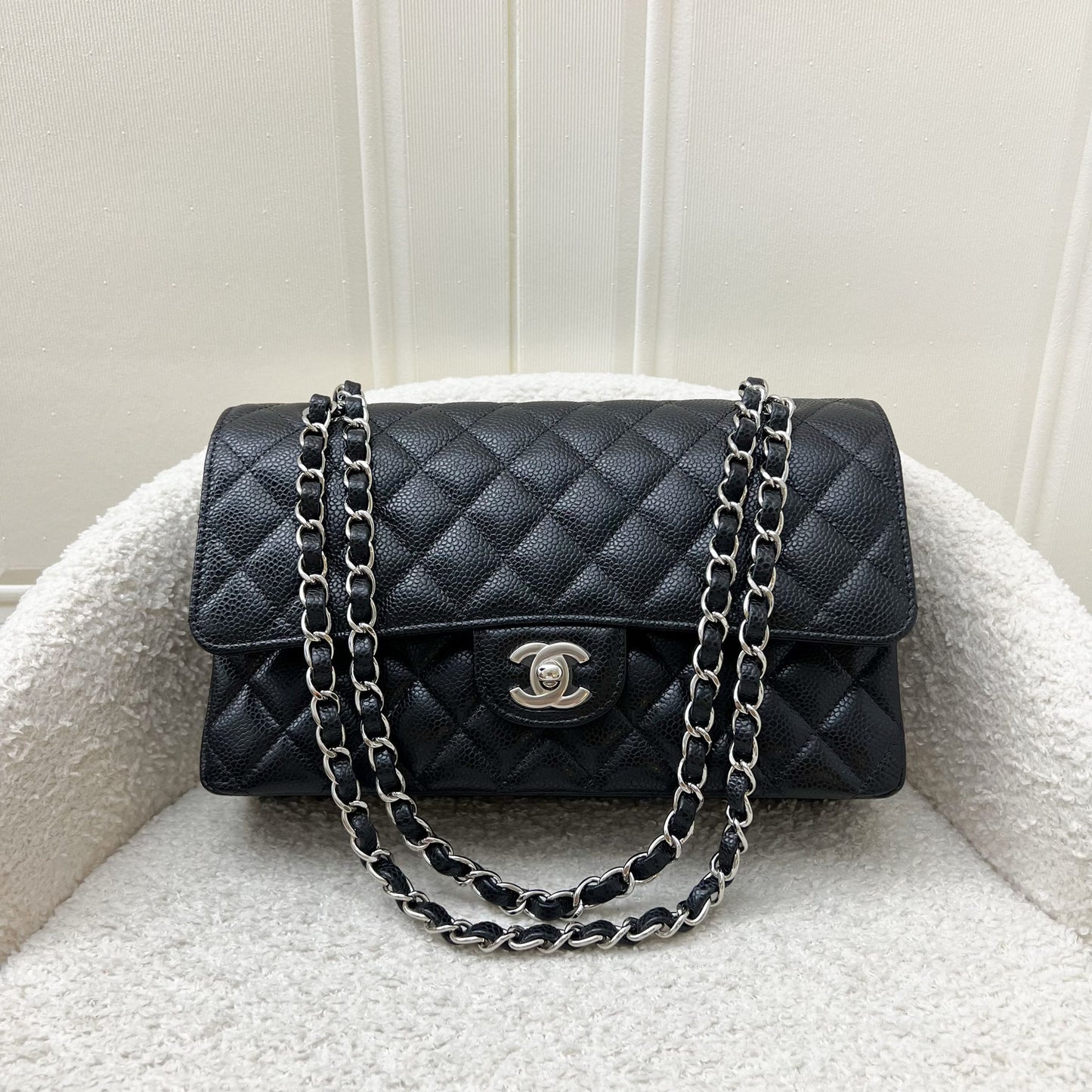 Chanel Medium Classic Flap Cf in Black Caviar and Shw ( ) Handbag