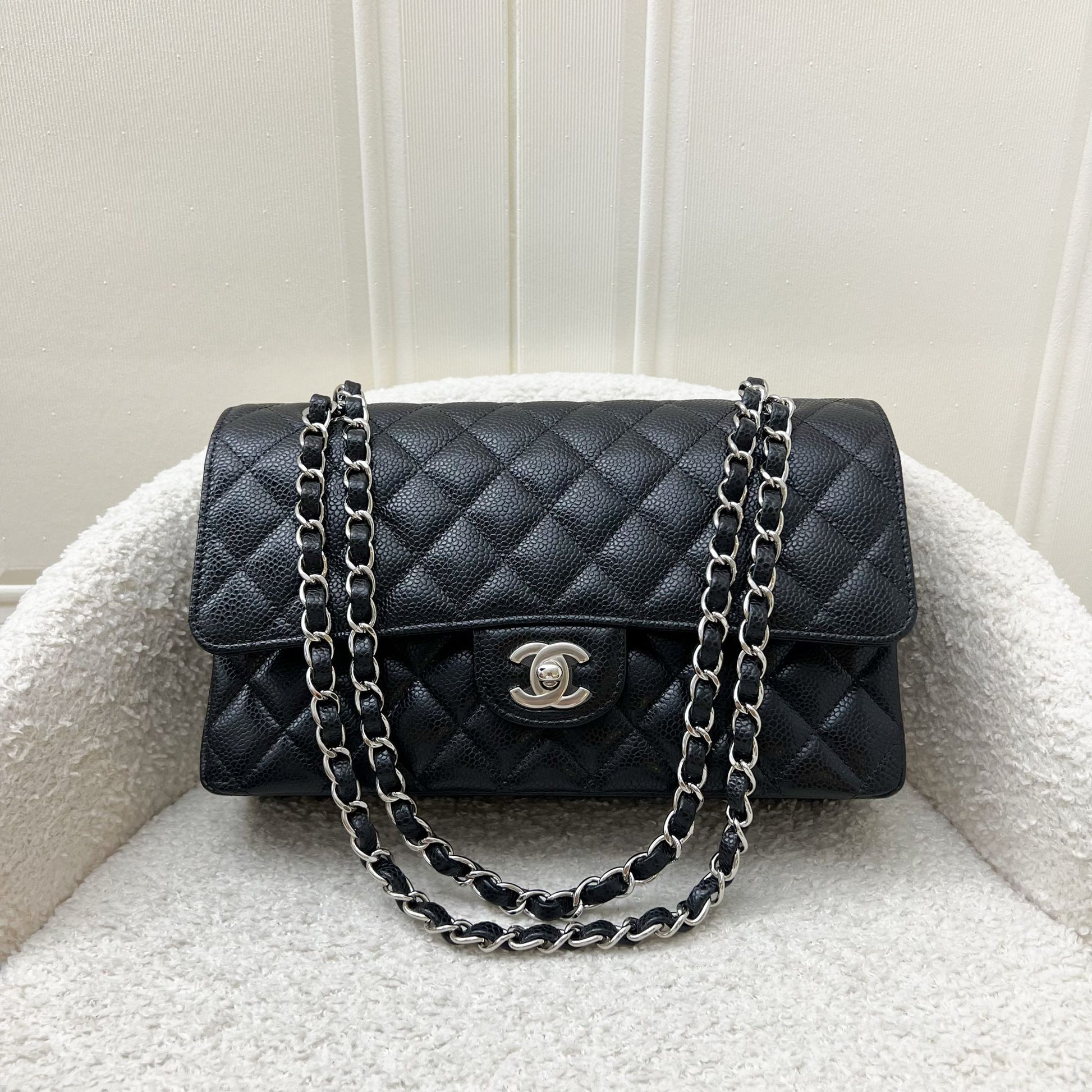 Chanel Medium Classic Flap Cf in Black Caviar and Shw ( ) Handbag