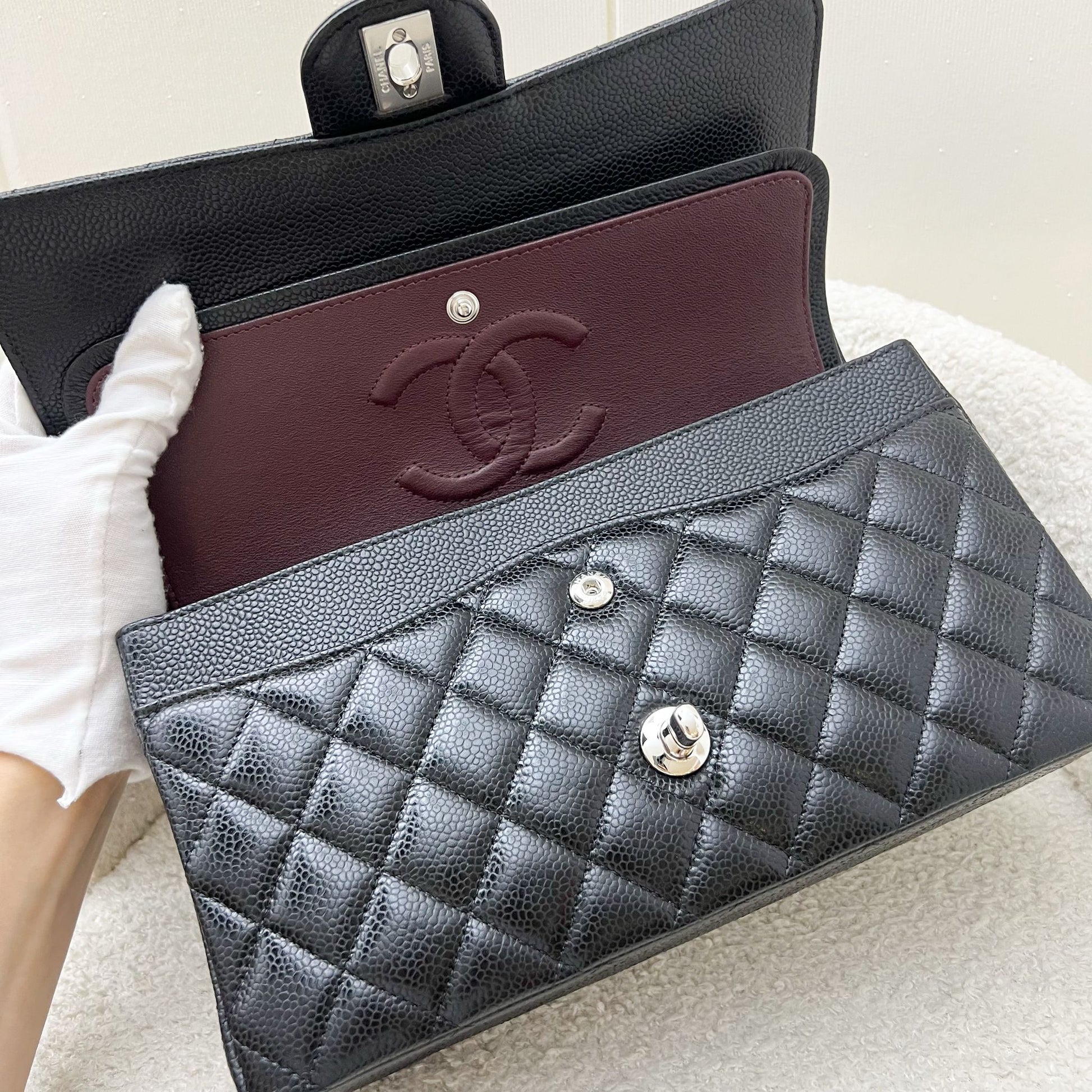 Chanel Medium Classic Flap Cf in Black Caviar and Shw ( ) Handbag