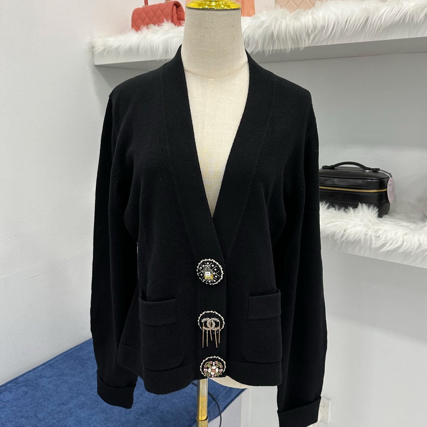 Chanel 22A Runway Cardigan In Black Cashmere With Embellished Buttons Sz 44 Bag