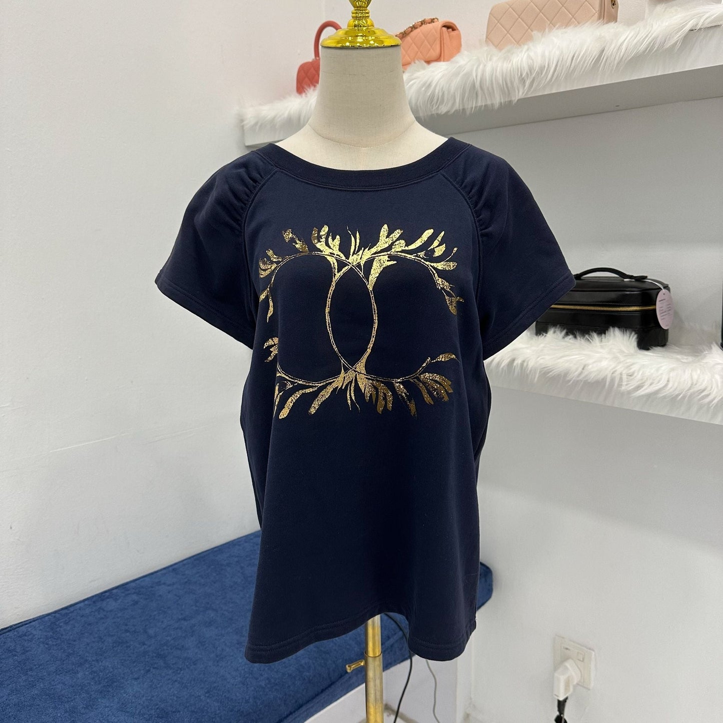 Chanel 18C Gold Logo Knit Top in Navy Cotton Sz M Handbag