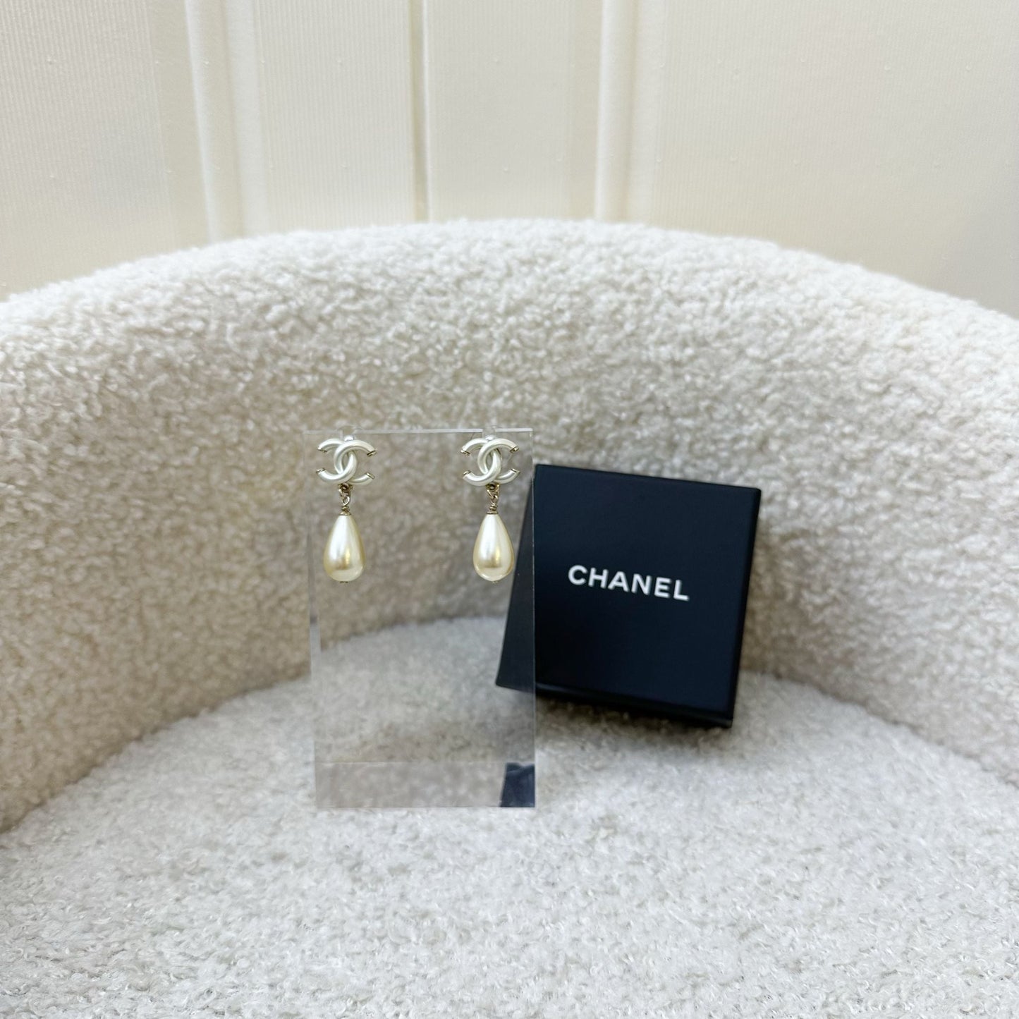 Chanel CC Logo Dangling Earrings with Teardrop Pearls in Lghw