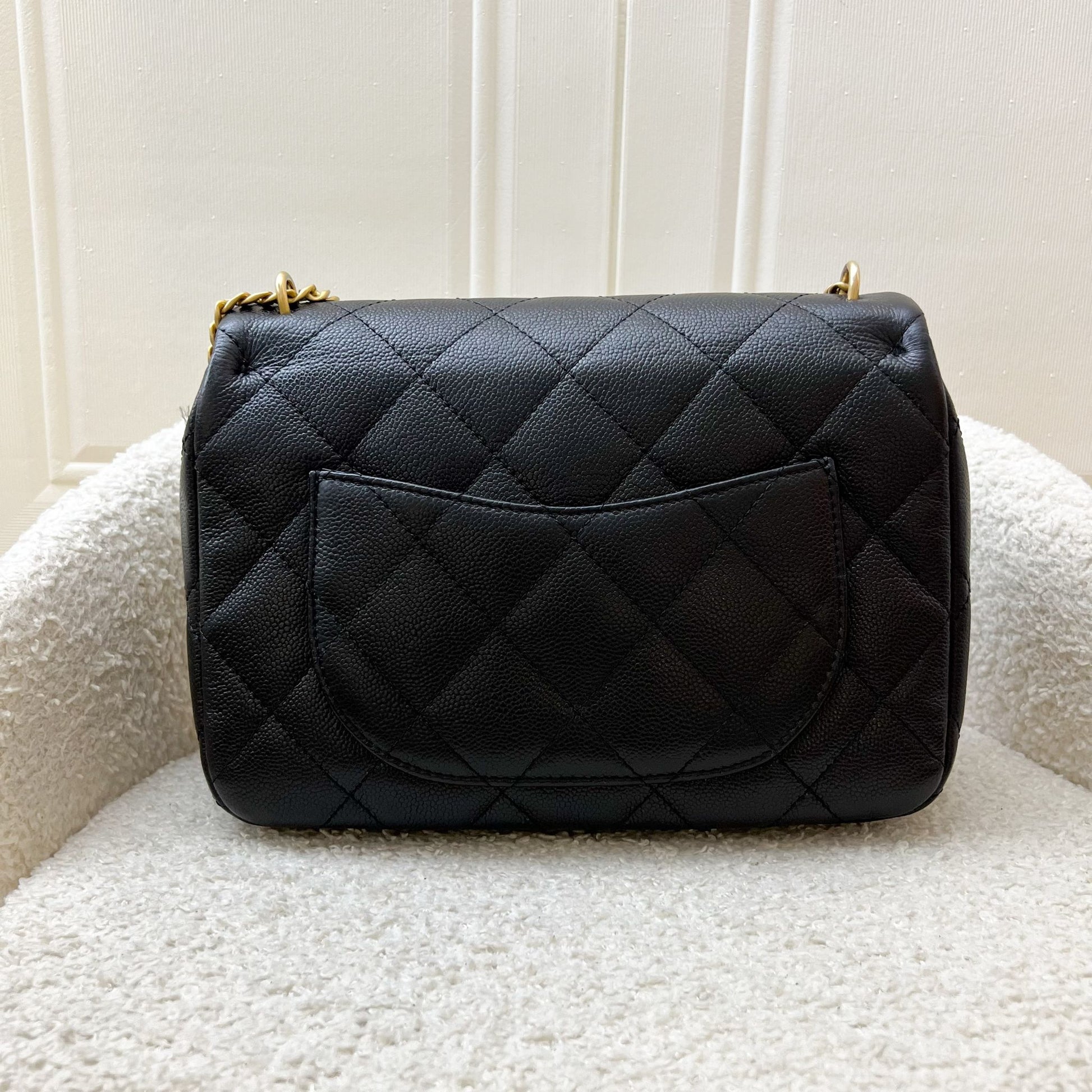 Chanel 24P Heart Adjustable Chain Small Medium 24Cm Flap Bag In Black Caviar Aghw ( )