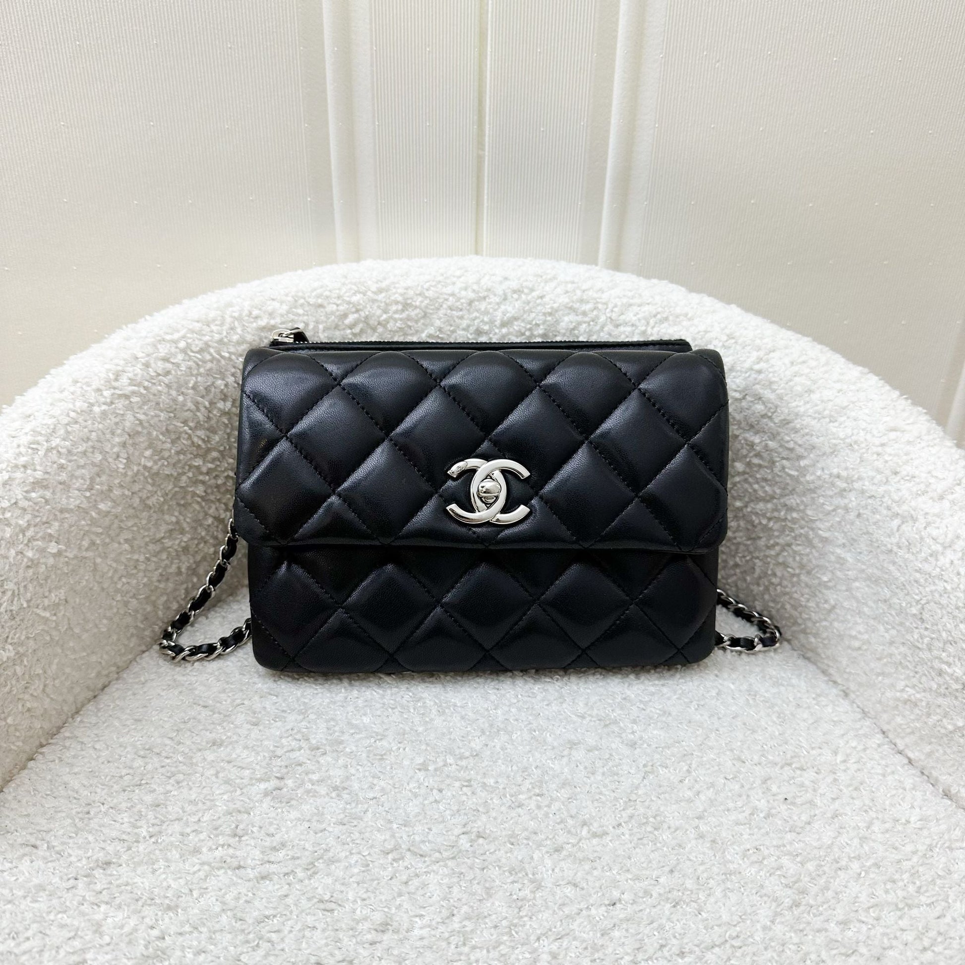 Chanel 14P Mini Crossbody Flap Bag with Zip Compartment in Black Lambskin and Shw