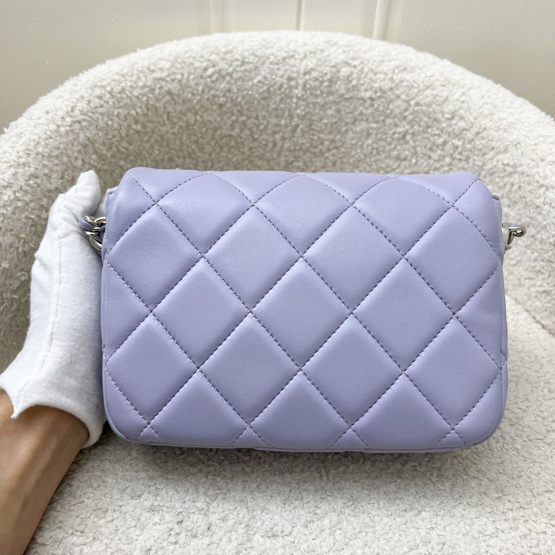 Chanel 21K Perfect Mini Flap Bag in Lilac Lambskin with Pearl and Leather Chain (adjustable) Shw