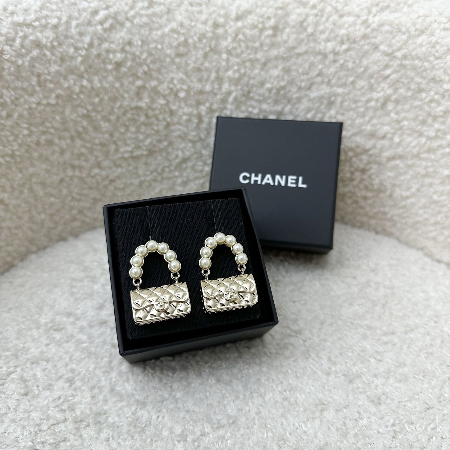 Chanel 21S Classic Flap Earrings with Pearls in Lghw