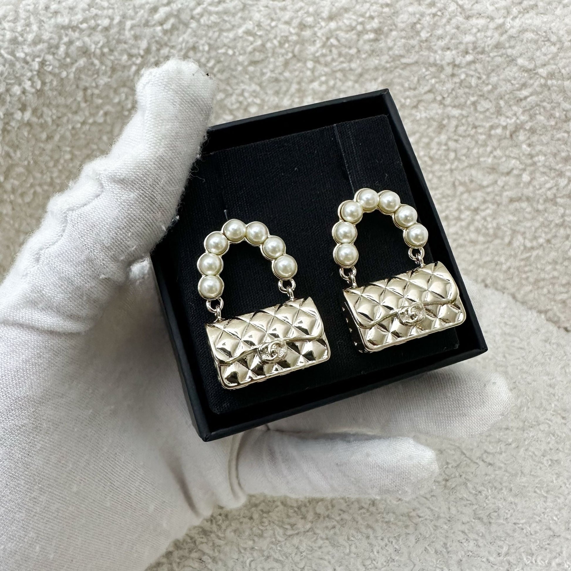 Chanel 21S Classic Flap Earrings with Pearls in Lghw