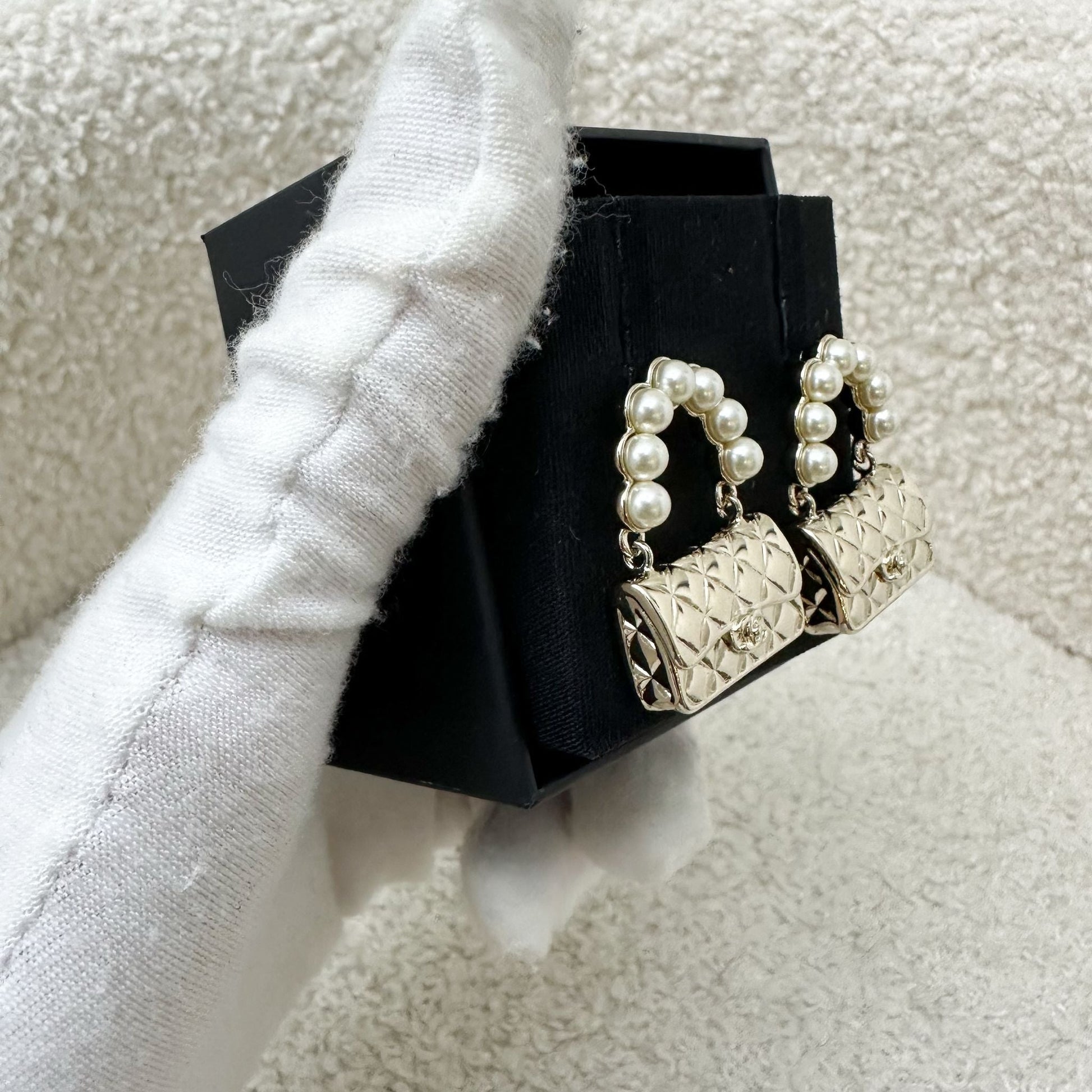 Chanel 21S Classic Flap Earrings with Pearls in Lghw