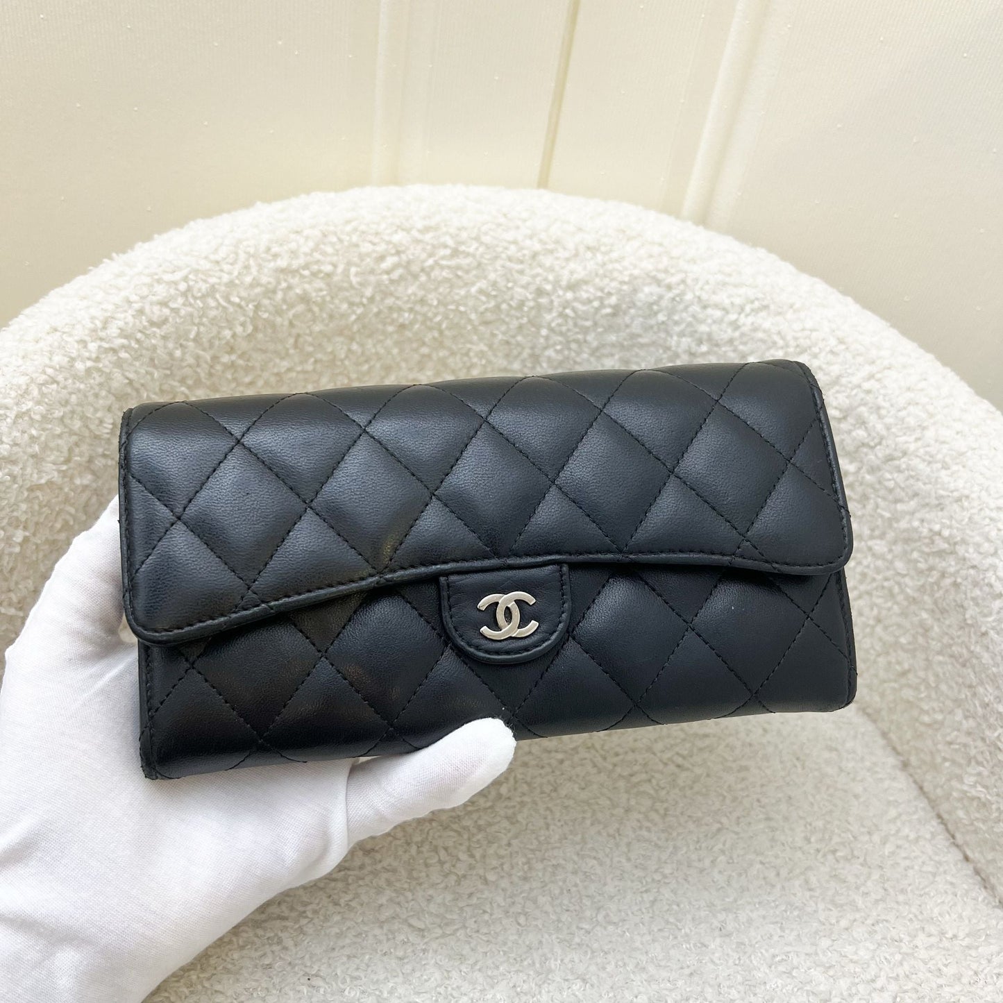 Chanel Classic Long Wallet In Black Lambskin And Shw Bag