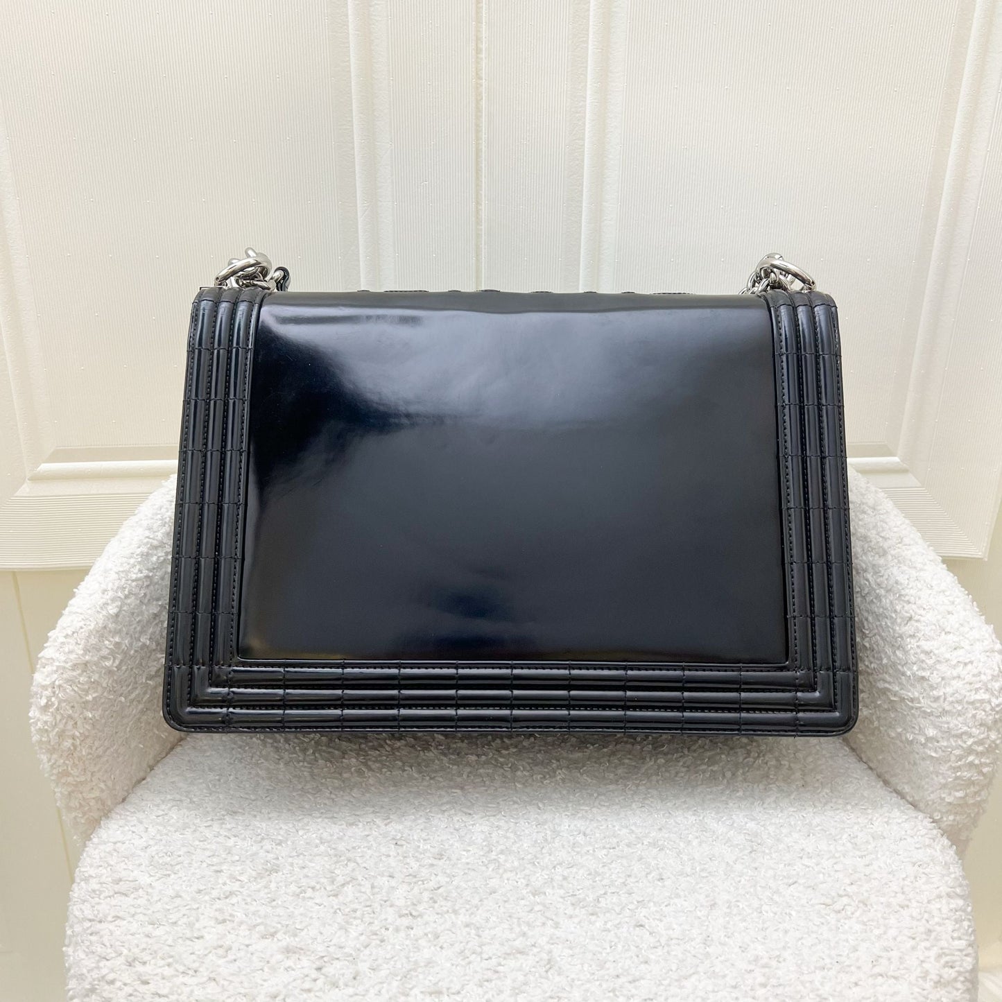 Chanel Medium 25Cm Boy Flap In Black Shiny Calfskin And Shw Bag