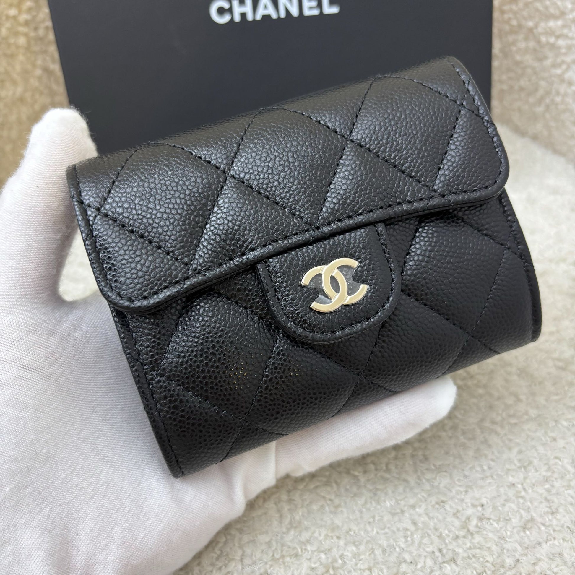 Chanel Classic Xl Snap Card Holder in Black Caviar and Ghw ( ) Handbag