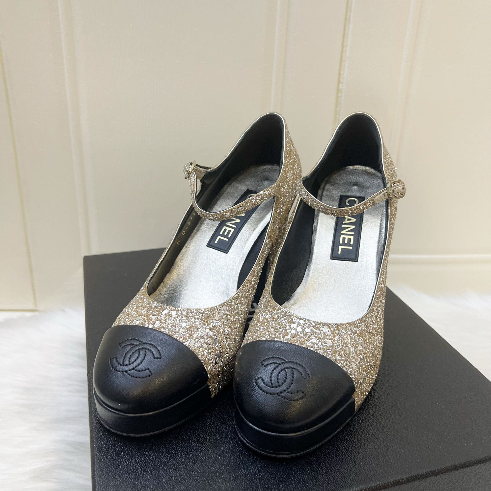 Chanel Platform Heels With Gold Glitter And Black Leather