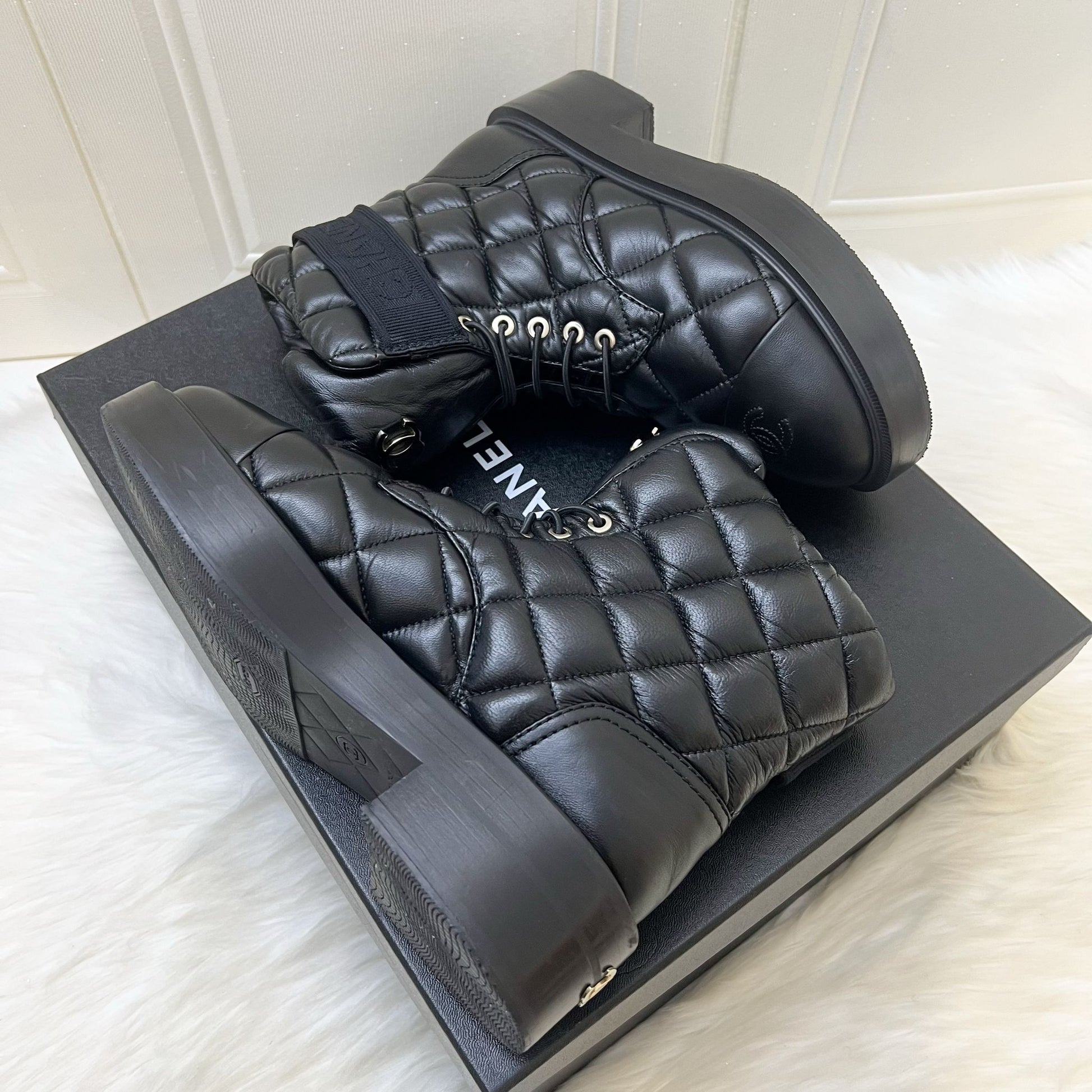 Chanel 23K Boots In Black Leather And Shw Sz 37.5