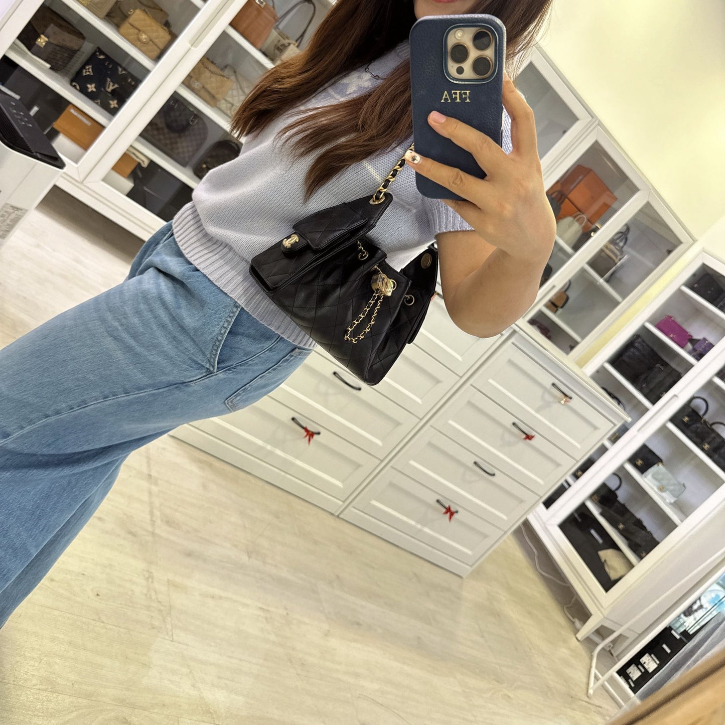 Chanel [bn Local Set Nov 2025] 25 Mini Hobo Bag in Black Caviar and Aghw ( )