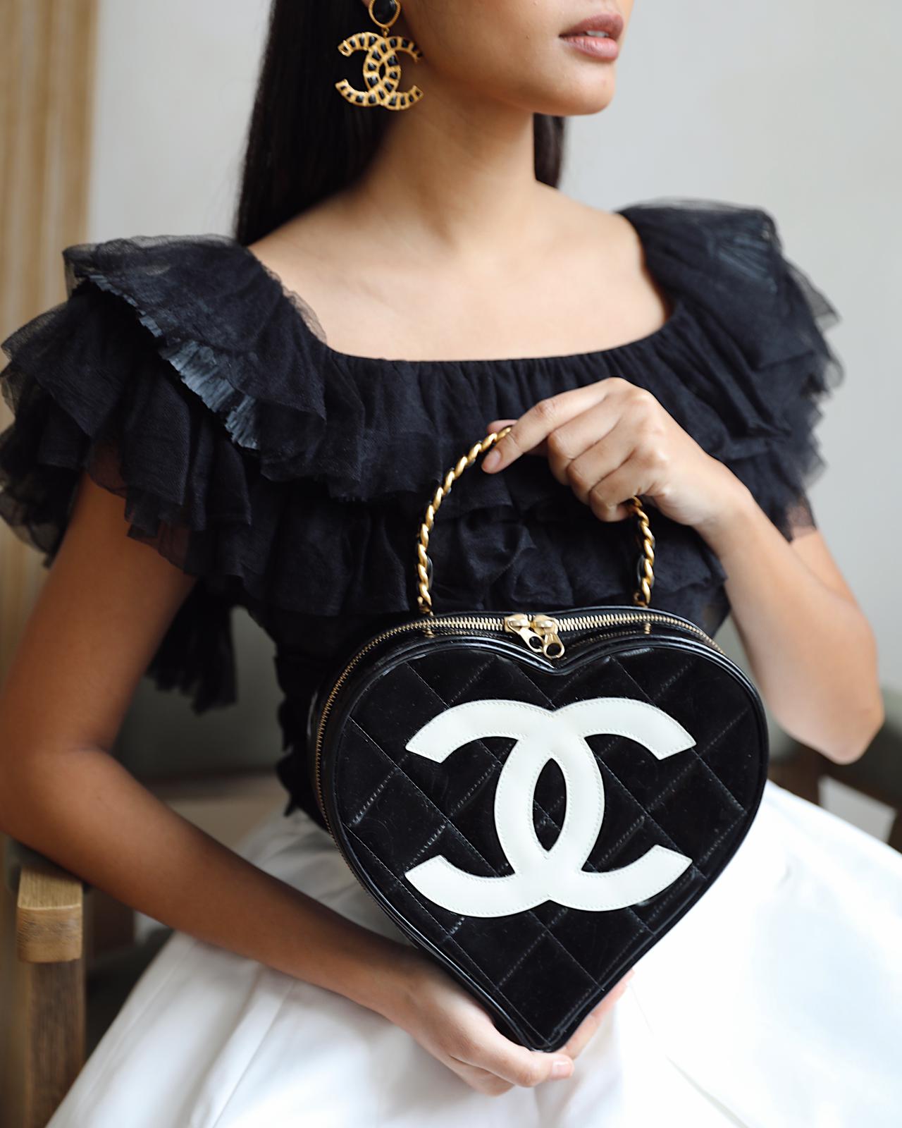 *RARE COLLECTORS ITEM* Chanel 1995   Black Heart Vanity Bag with White CC Logo and Gold Chain Handle Detail