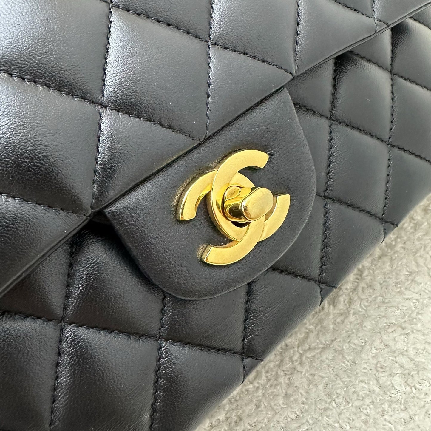 Chanel Medium Classic Flap Cf in Black Lambskin and Ghw ( ) Handbag