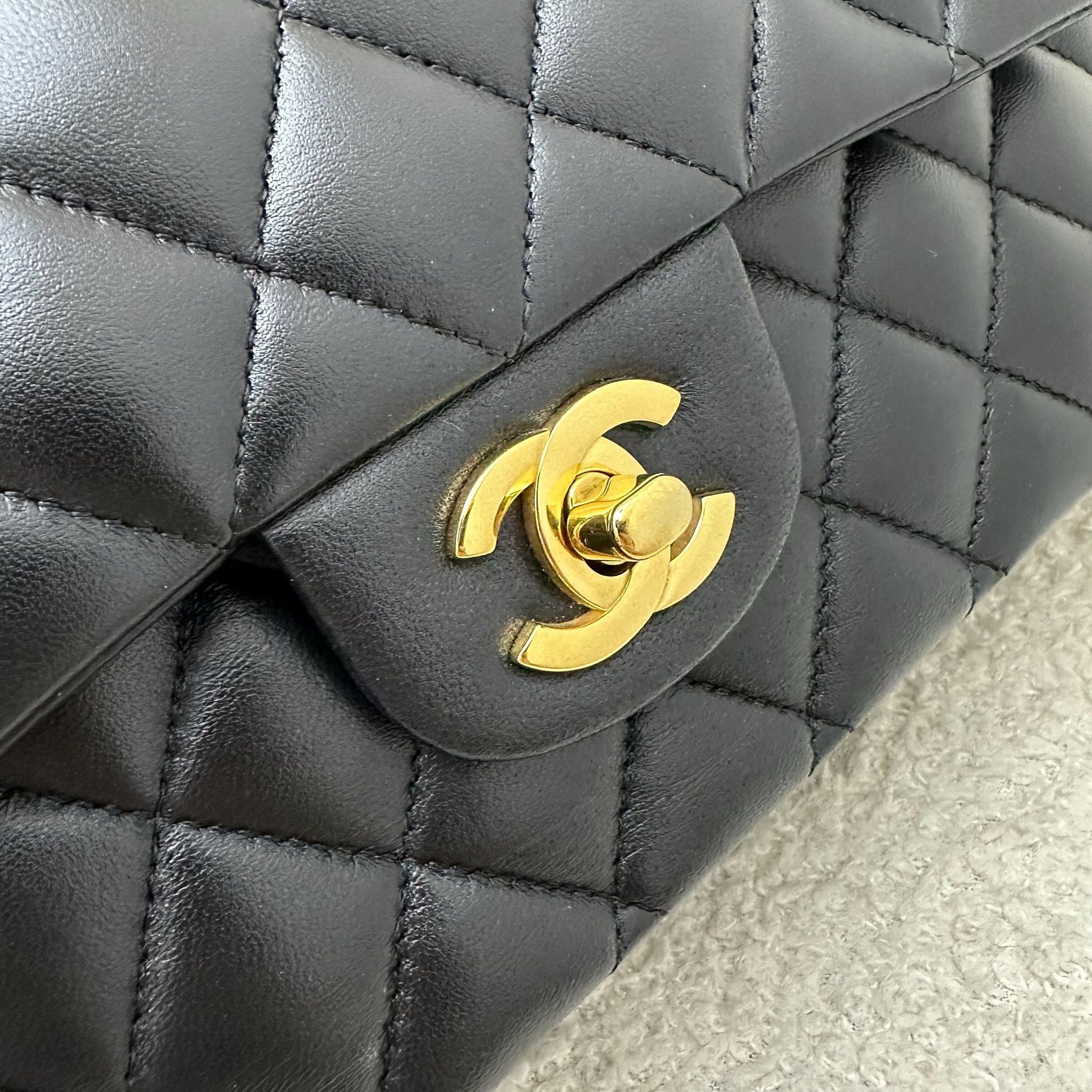 Chanel Medium Classic Flap Cf in Black Lambskin and Ghw ( ) Handbag