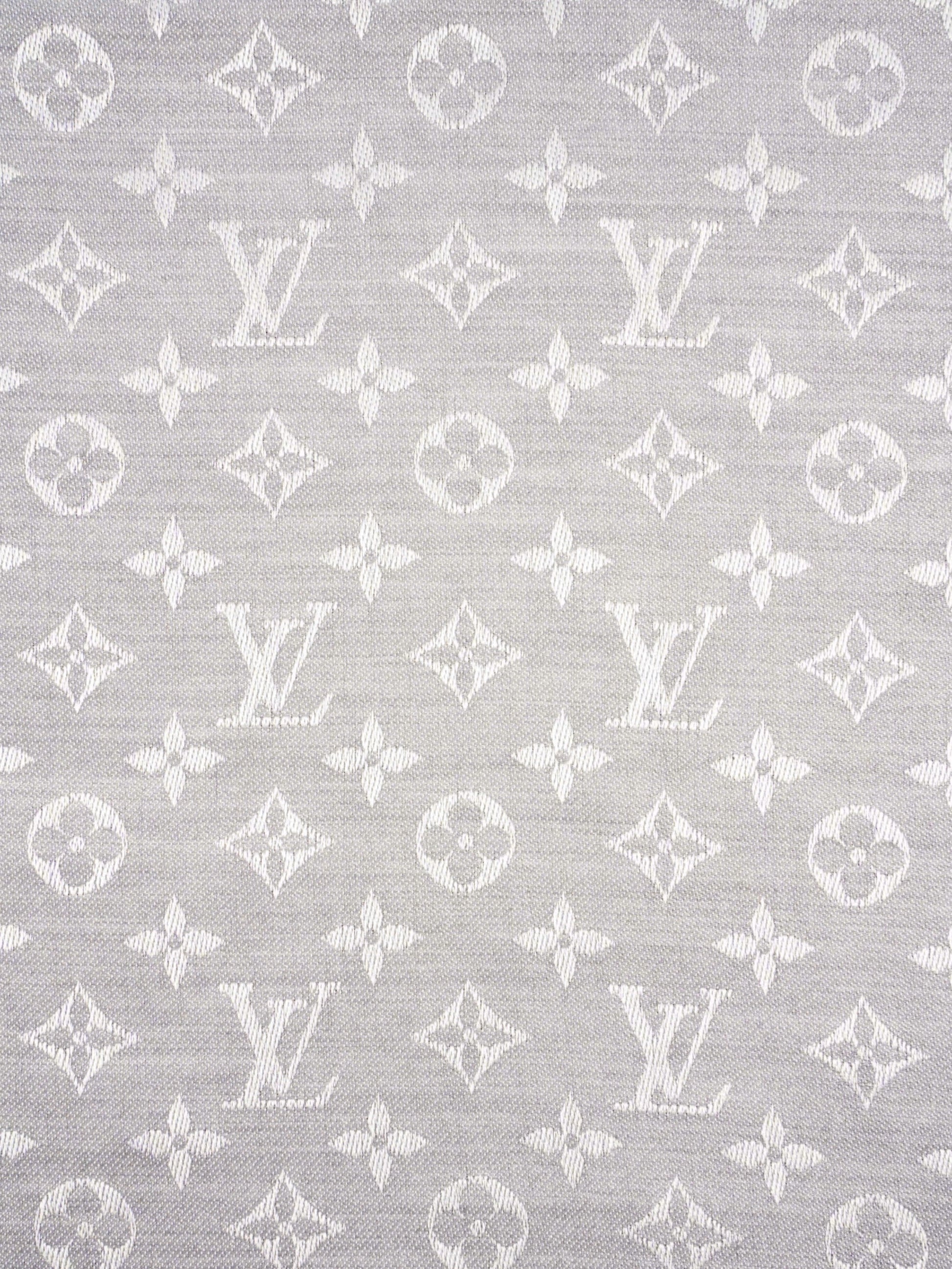 Louis Vuitton Classic Shawl Silk Monogram Grey Scarf