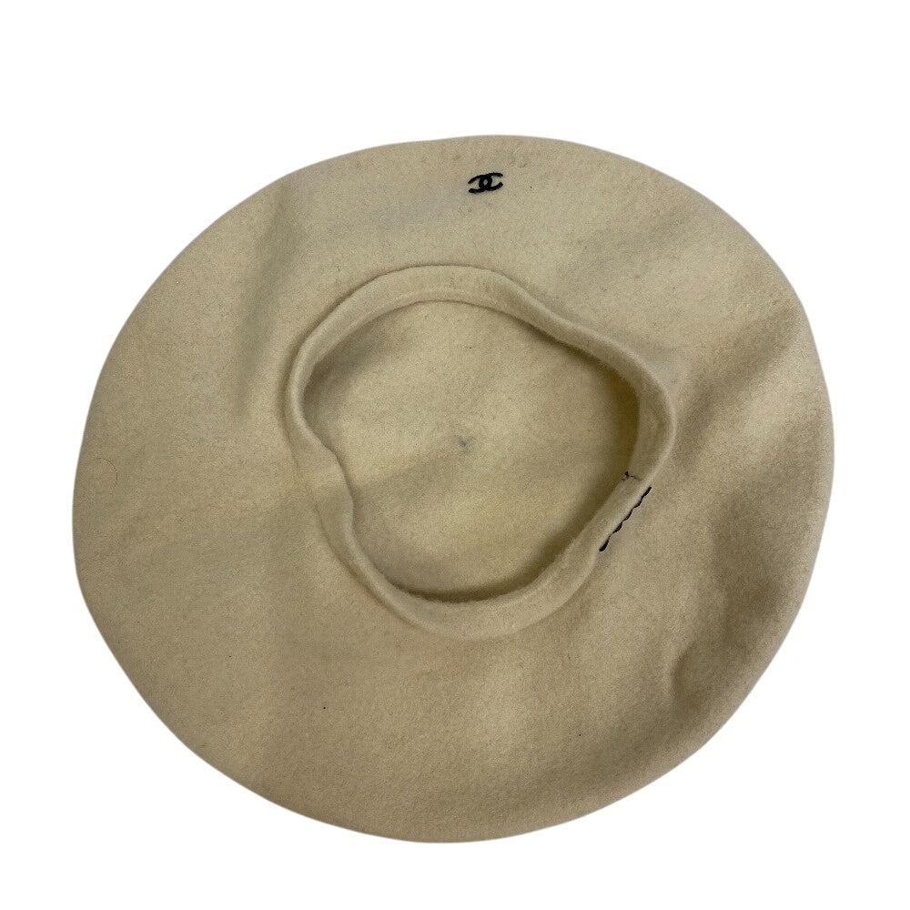 Chanel beret wool White Handbag