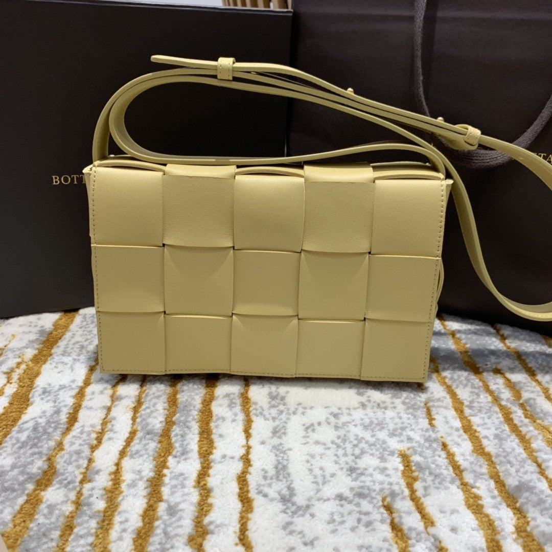 Top Quality Cassette Bag For Women In Travel Bag 666870V17H17405 7609