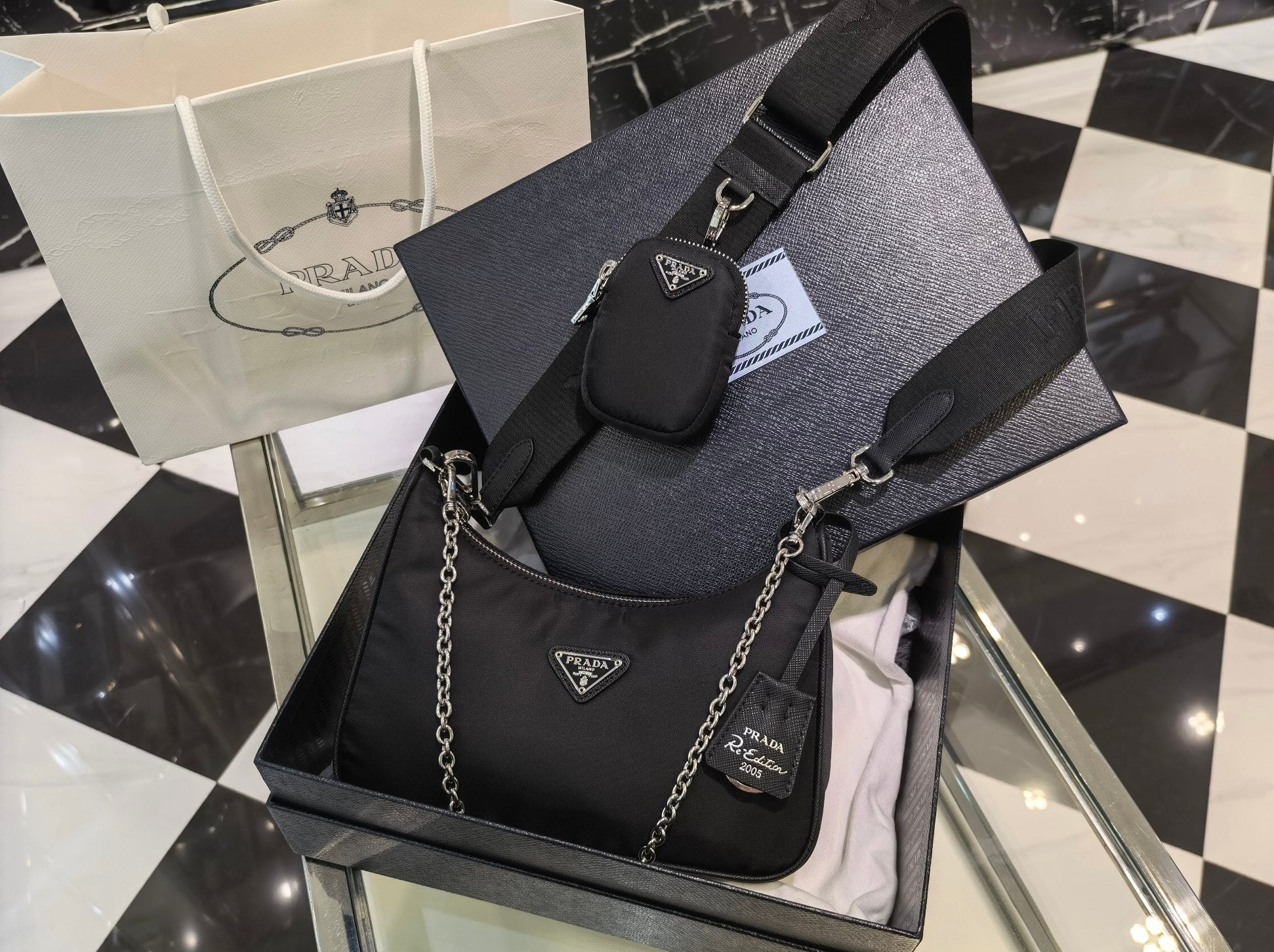 Prada Bolsa Re Edition Luxury Handbag Travel Bag