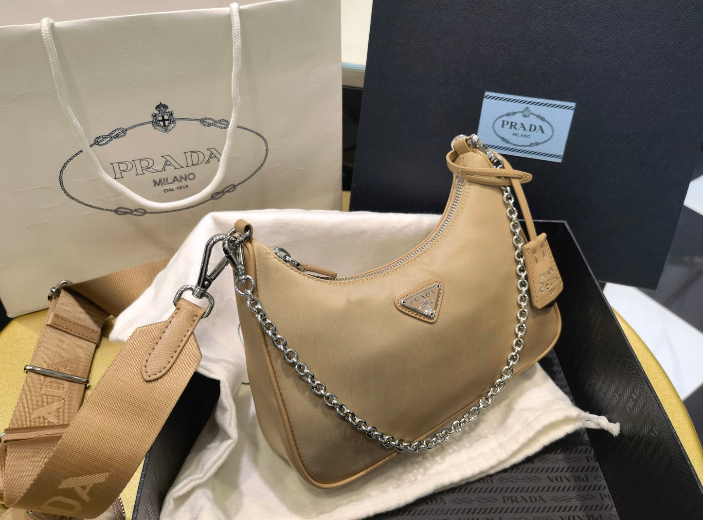 Prada Bolsa Re Edition Luxury Handbag Travel Bag