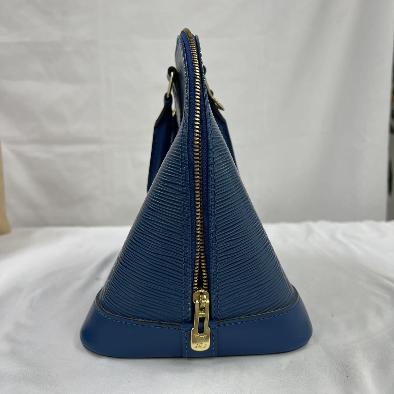 Louis Vuitton Epi Arma Blue Fashion Accessory